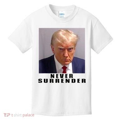 Trump never surrender Donald Trump Mugshot 2024 Kids T-Shirt