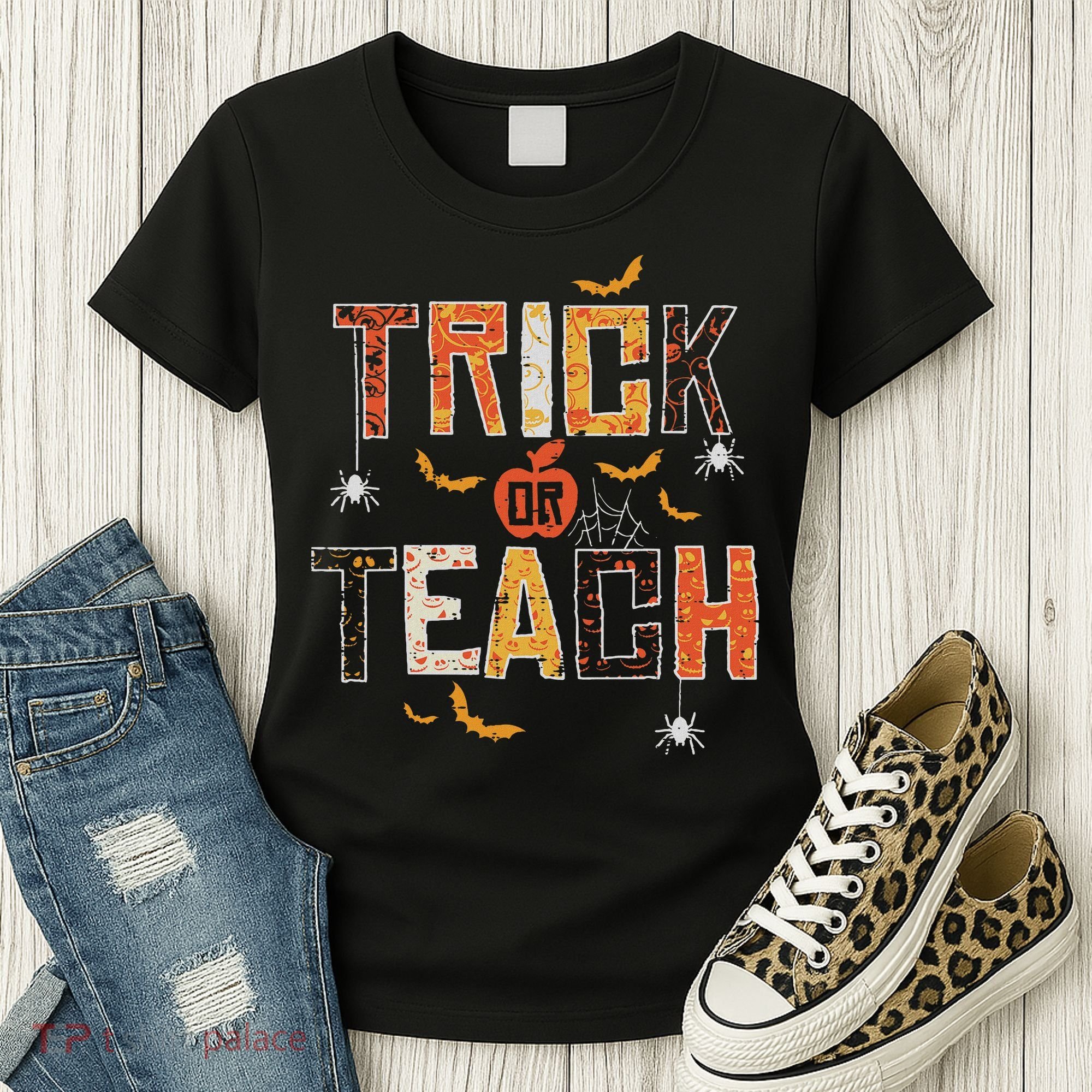 Trick Or Teach Retro Halloween Teacher Women Costume Women's T-Shirt