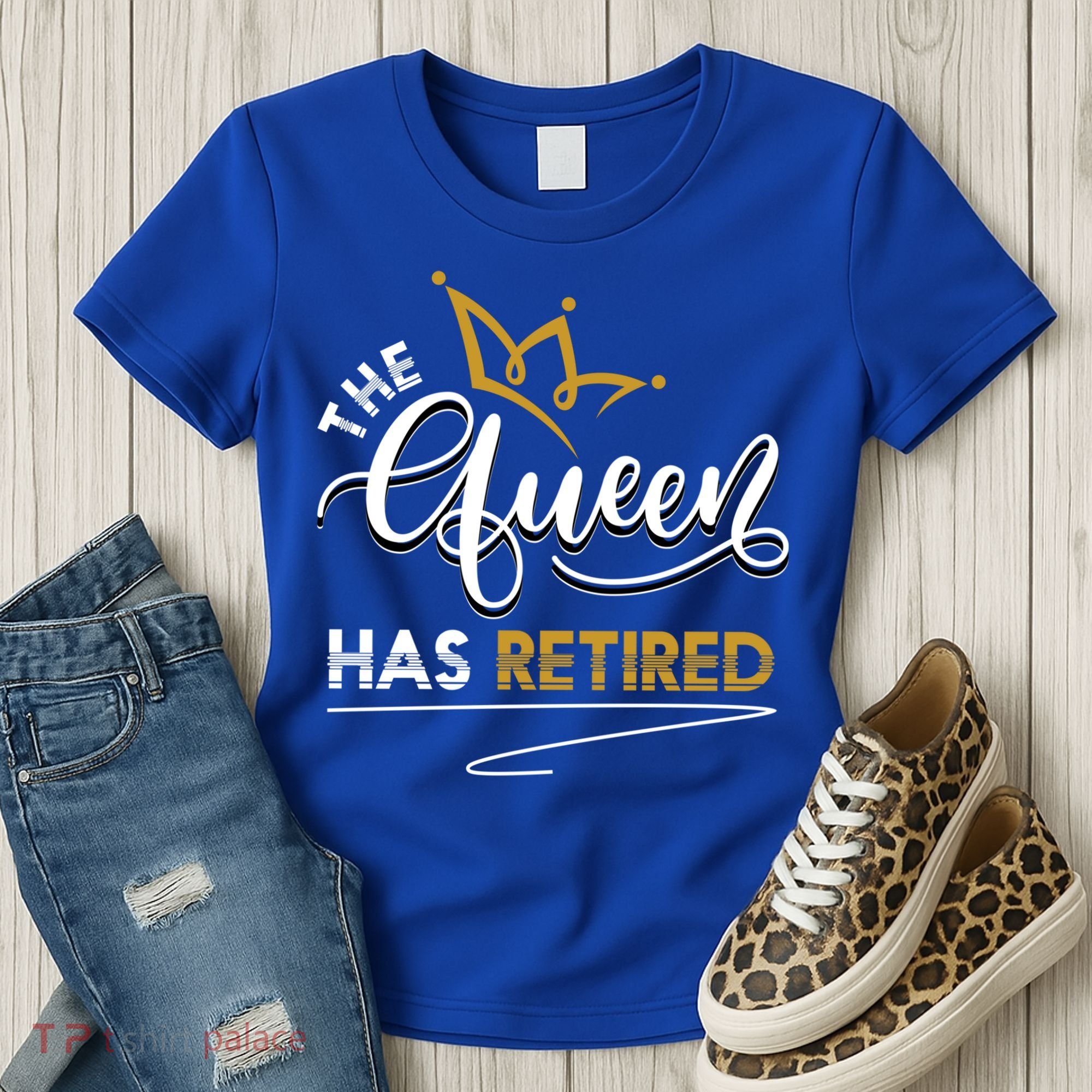 The Queen Has Retired Grandma Old Funny Retiret Gift Women's T-Shirt
