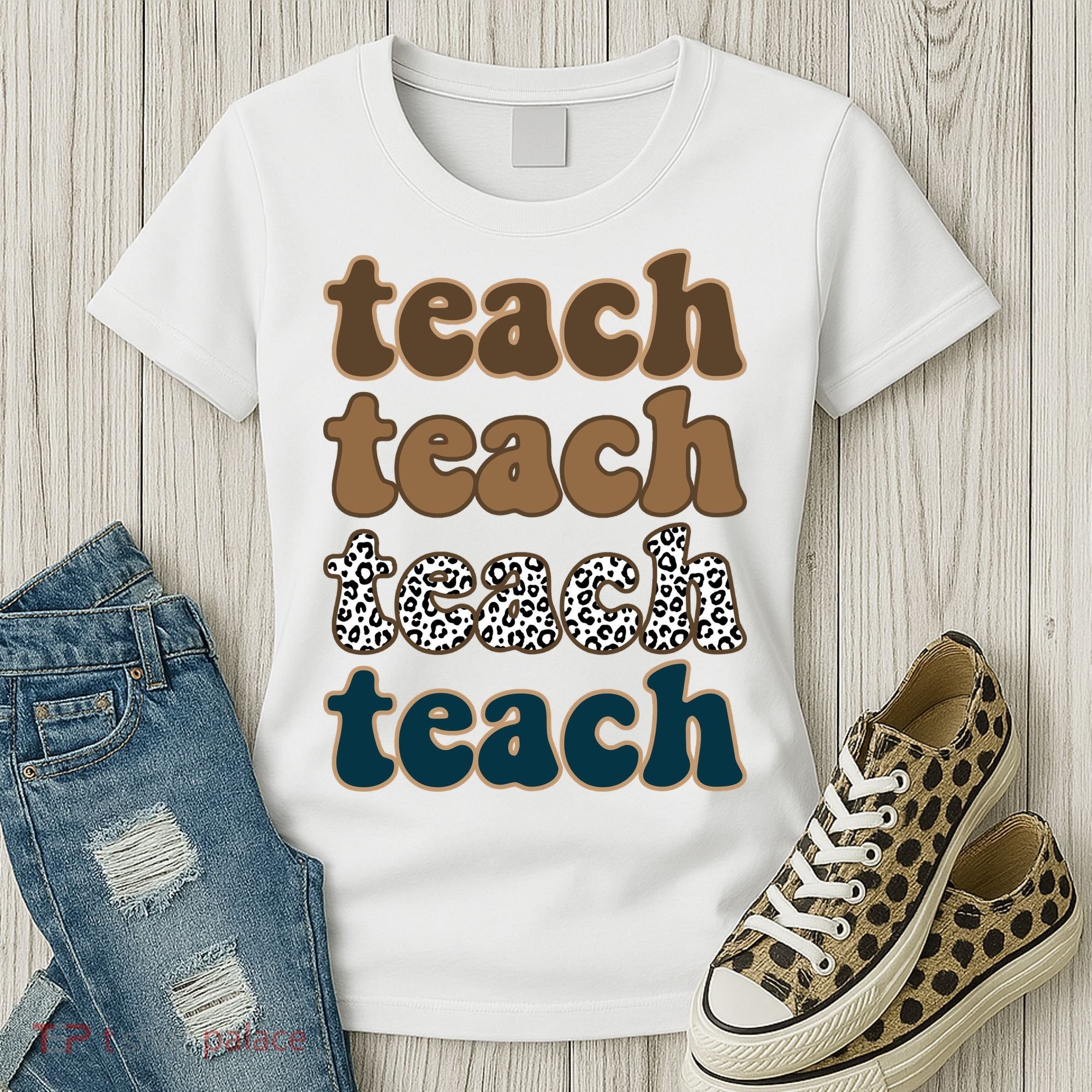 Teach Retro Gift For Teacher Women's T-Shirt