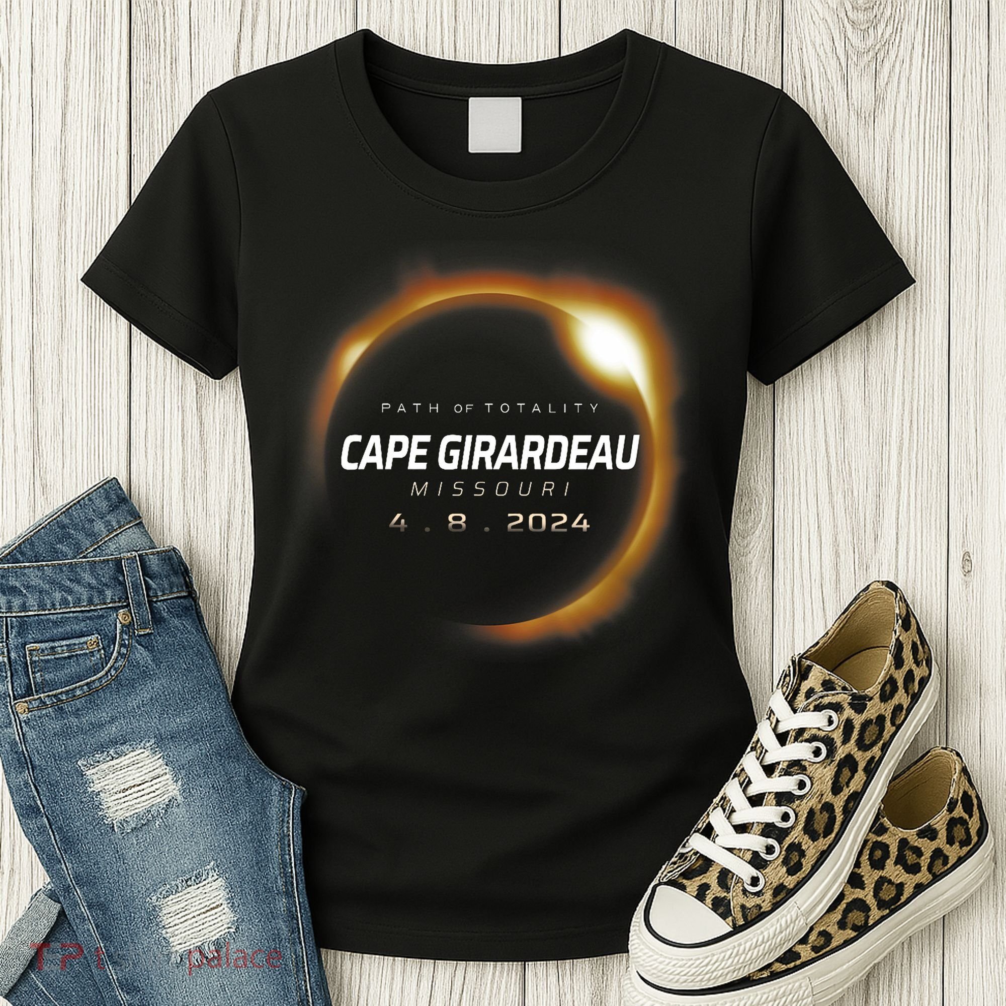Total Solar Eclipse 2024 Cape Girardeau Missouri April 2024 Women's T-Shirt