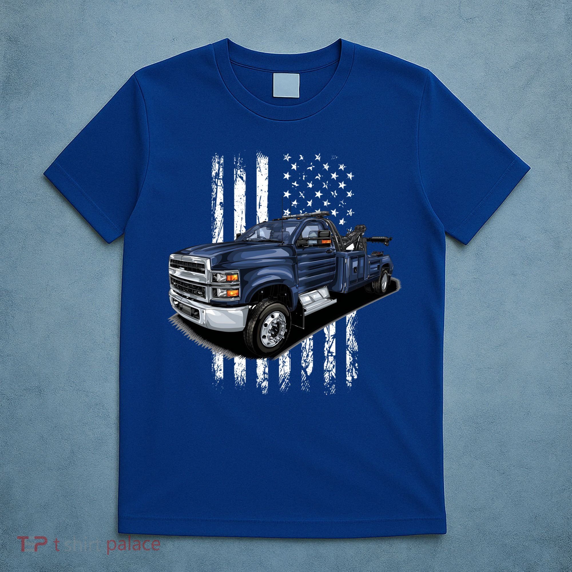 Tow Truck On American Flag Gift T-Shirt