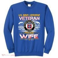 Us 82nd Airborne Veteran Proud Wife Us Flag Patriotic Gift Sweatshirt thumb 0