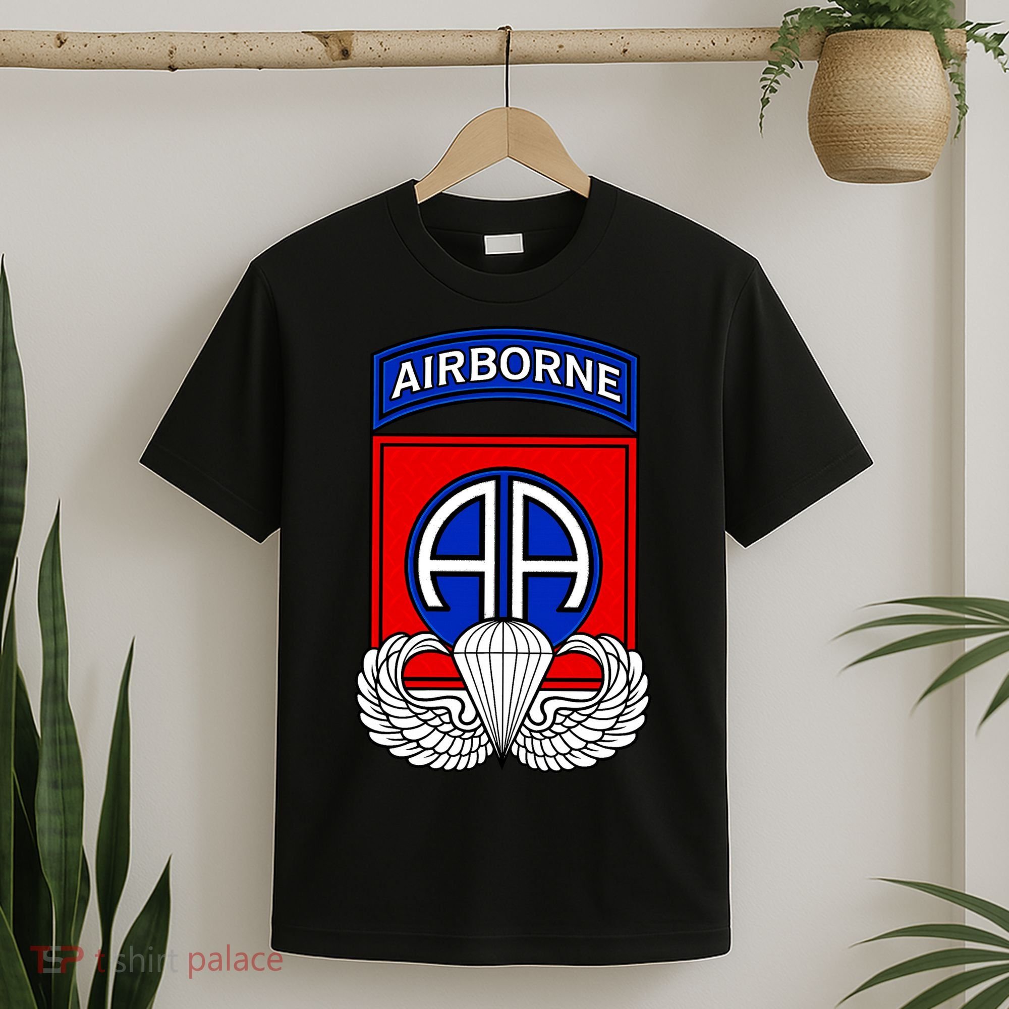 U.S Army 82nd Airborne Division Paratrooper Veteran Vintage T-Shirt