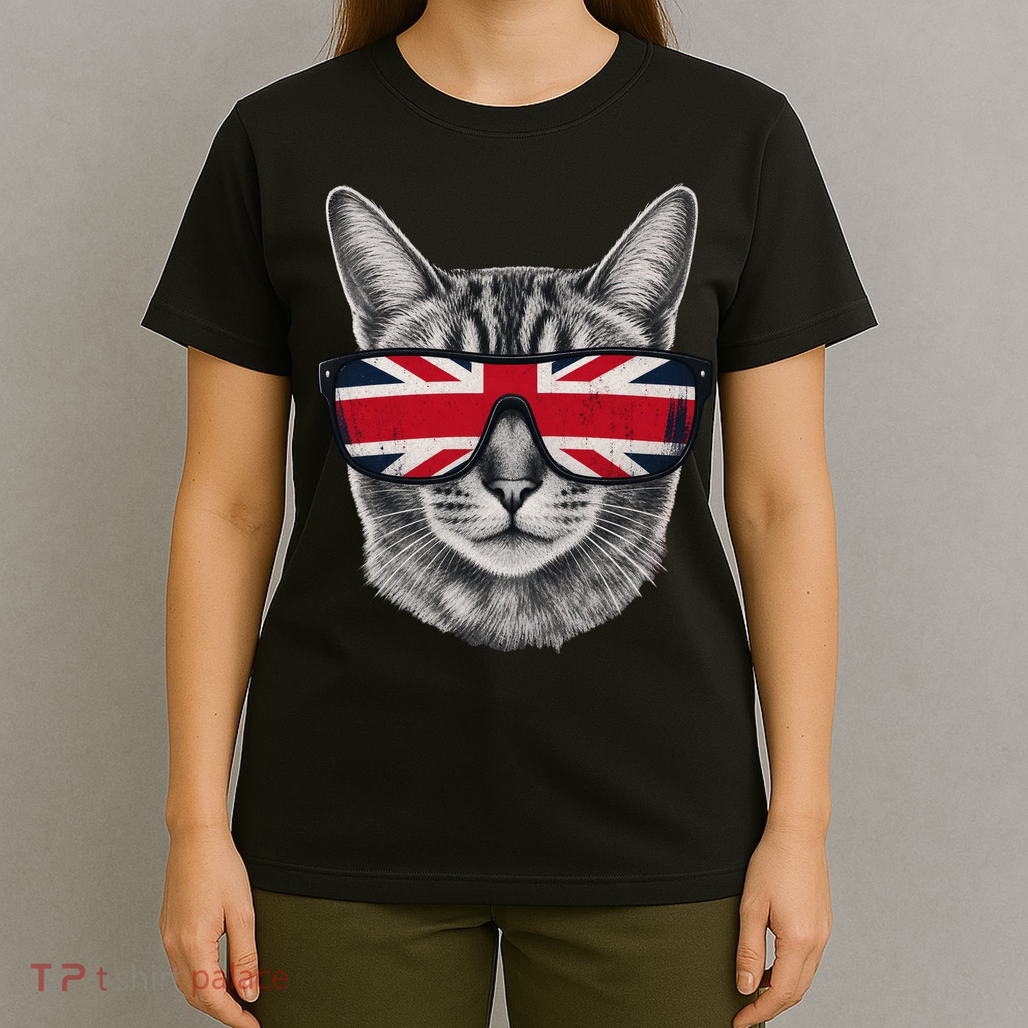 UK Cat Union Jack Flag United Kingdom Kitten England T-Shirt