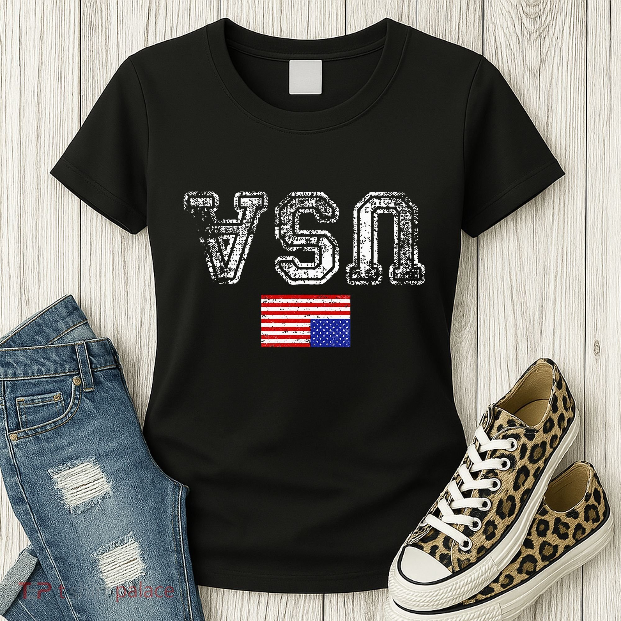 Upside Down Usa Flag In Distress Us Constitution Usa Pride Women's T-Shirt