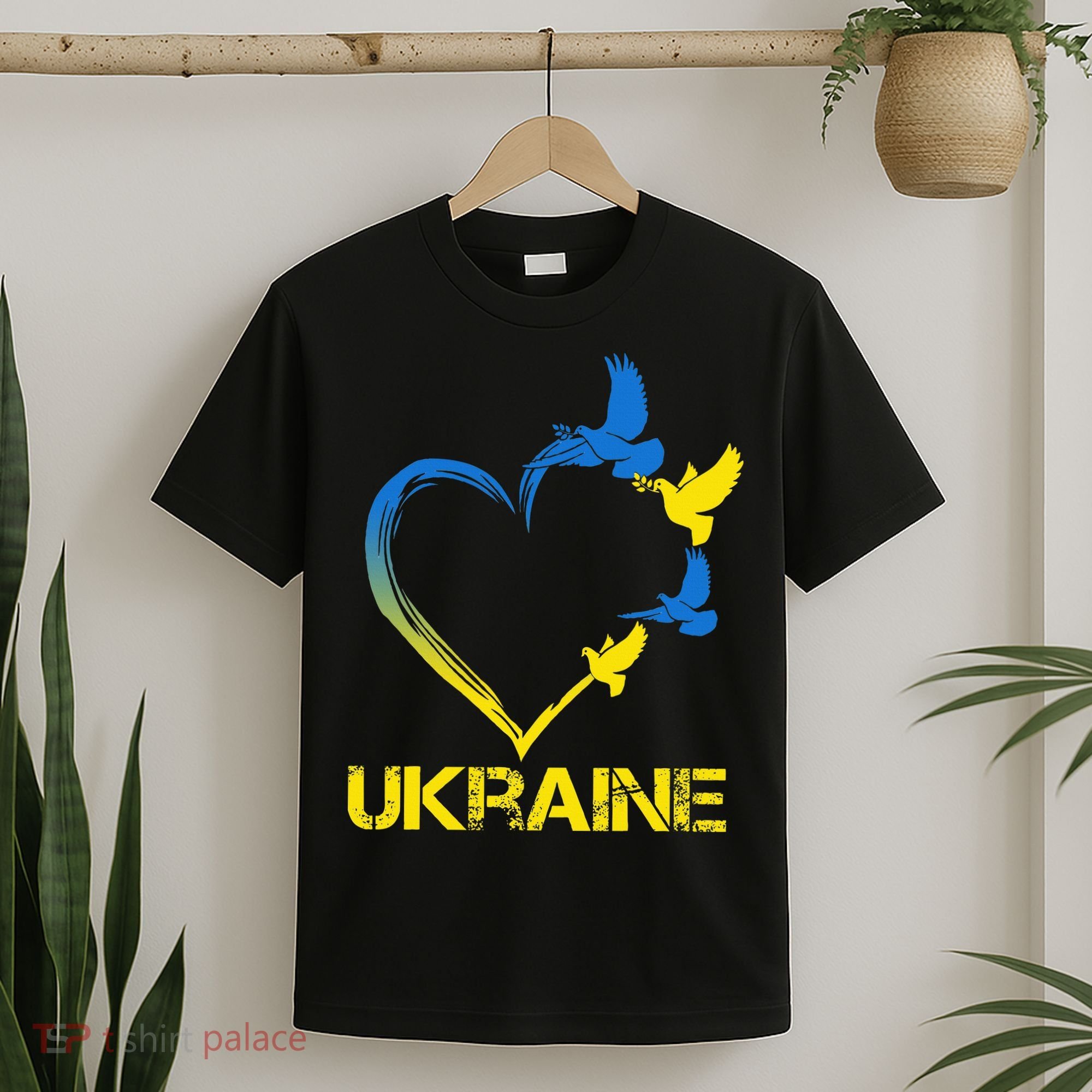 Ukraine Flag Heart Vintage Ukrainian Lovers Ukraine T-Shirt
