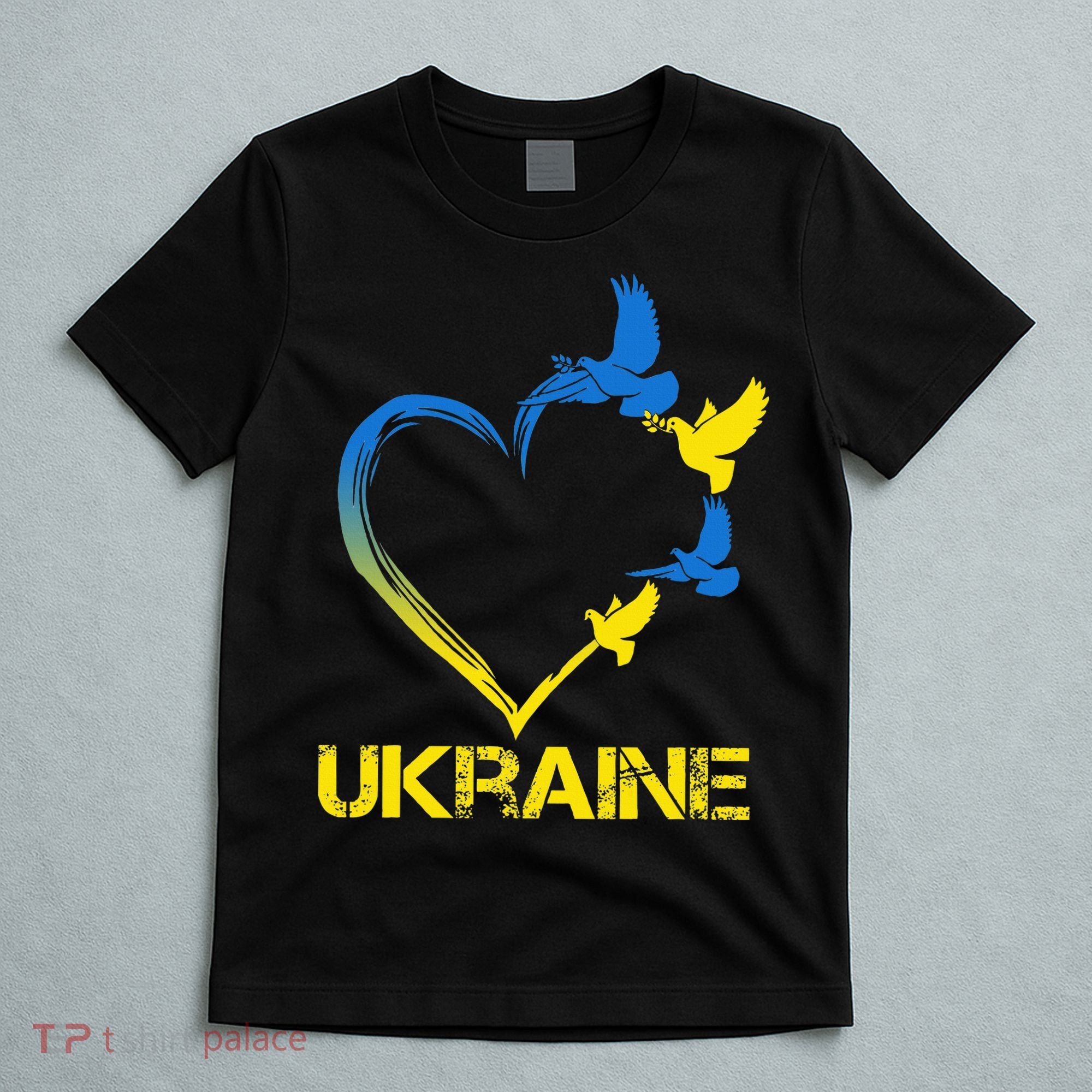 Ukraine Flag Heart Vintage Ukrainian Lovers Ukraine T-Shirt