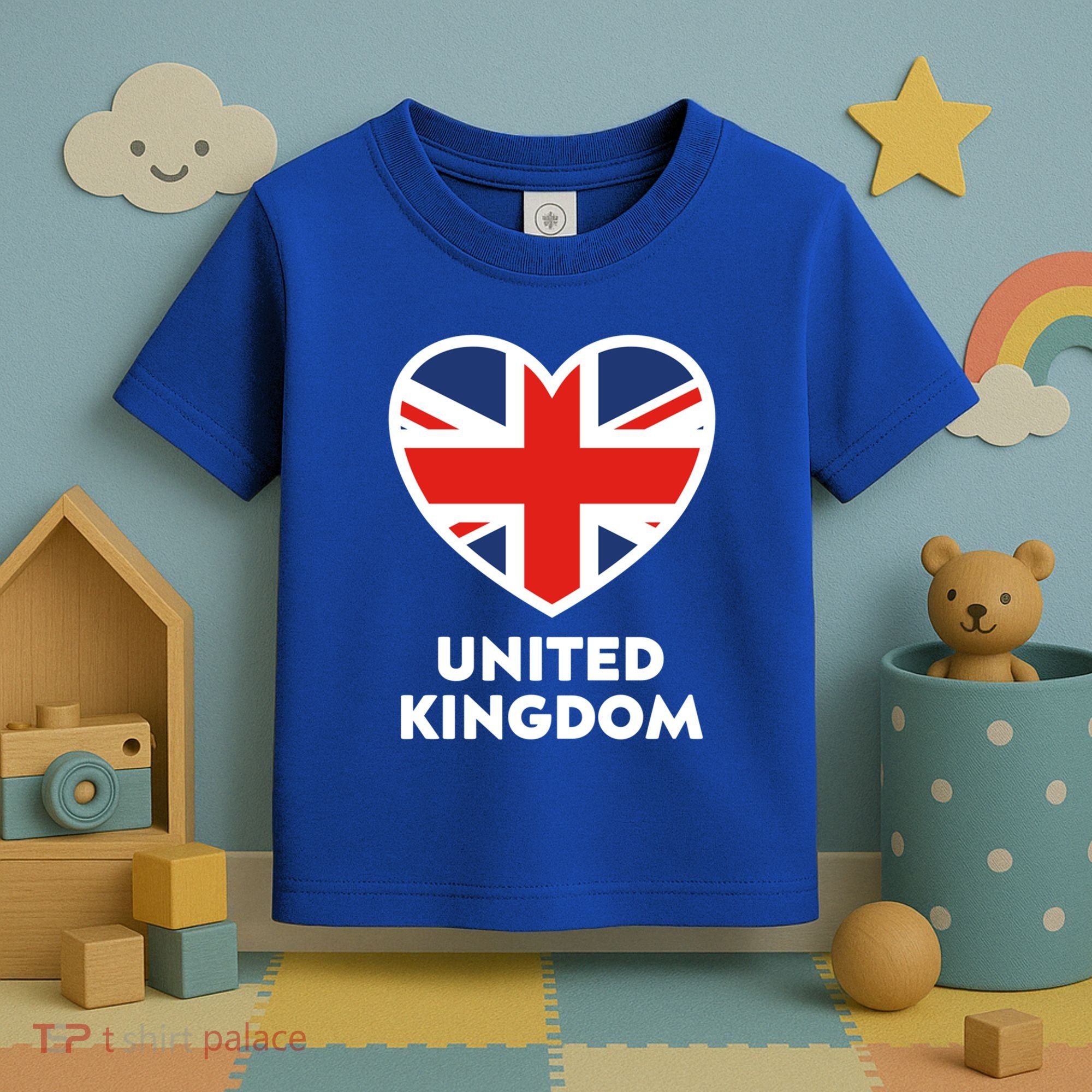 United Kingdom Flag Heart Shaped England Union Jack Gift Toddler T-Shirt