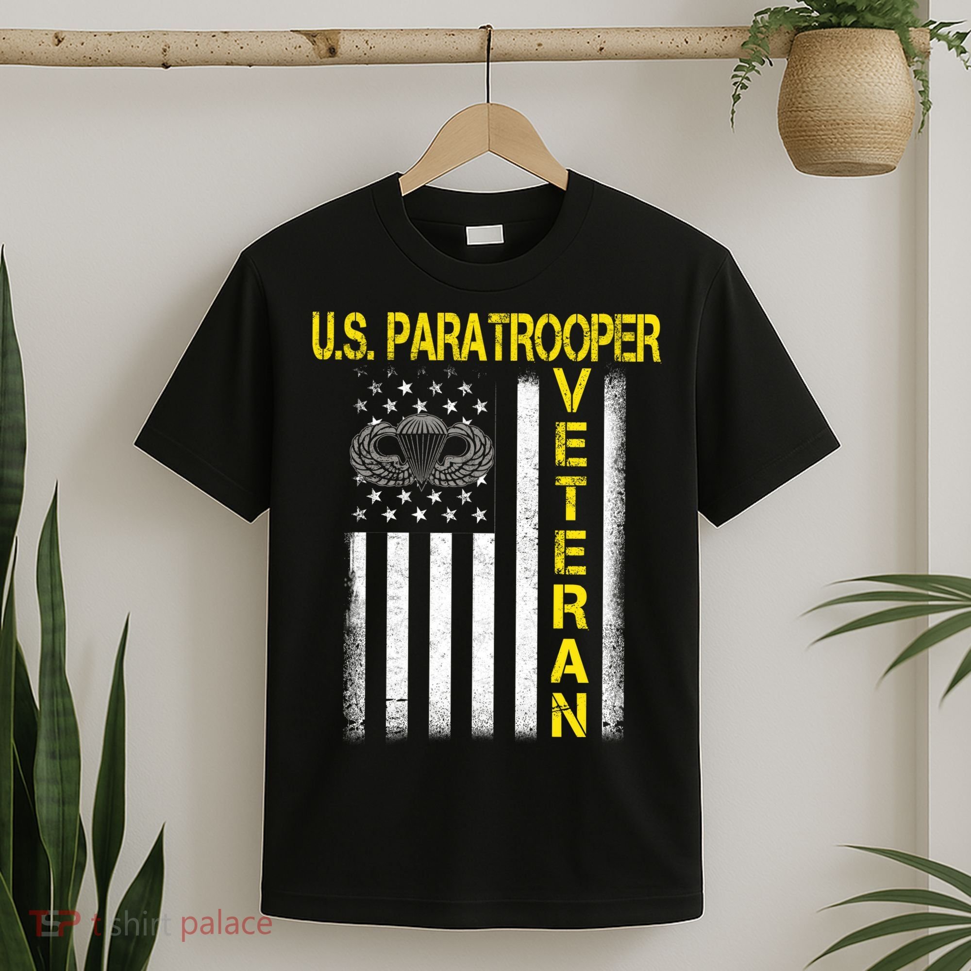 US Paratrooper Airborne Division Army Veteran USA Flag T-Shirt