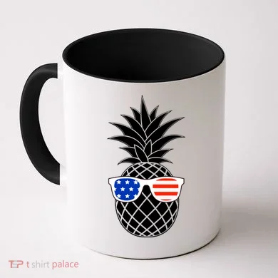 USA Pineapple With Sunglasses Coffee Mug