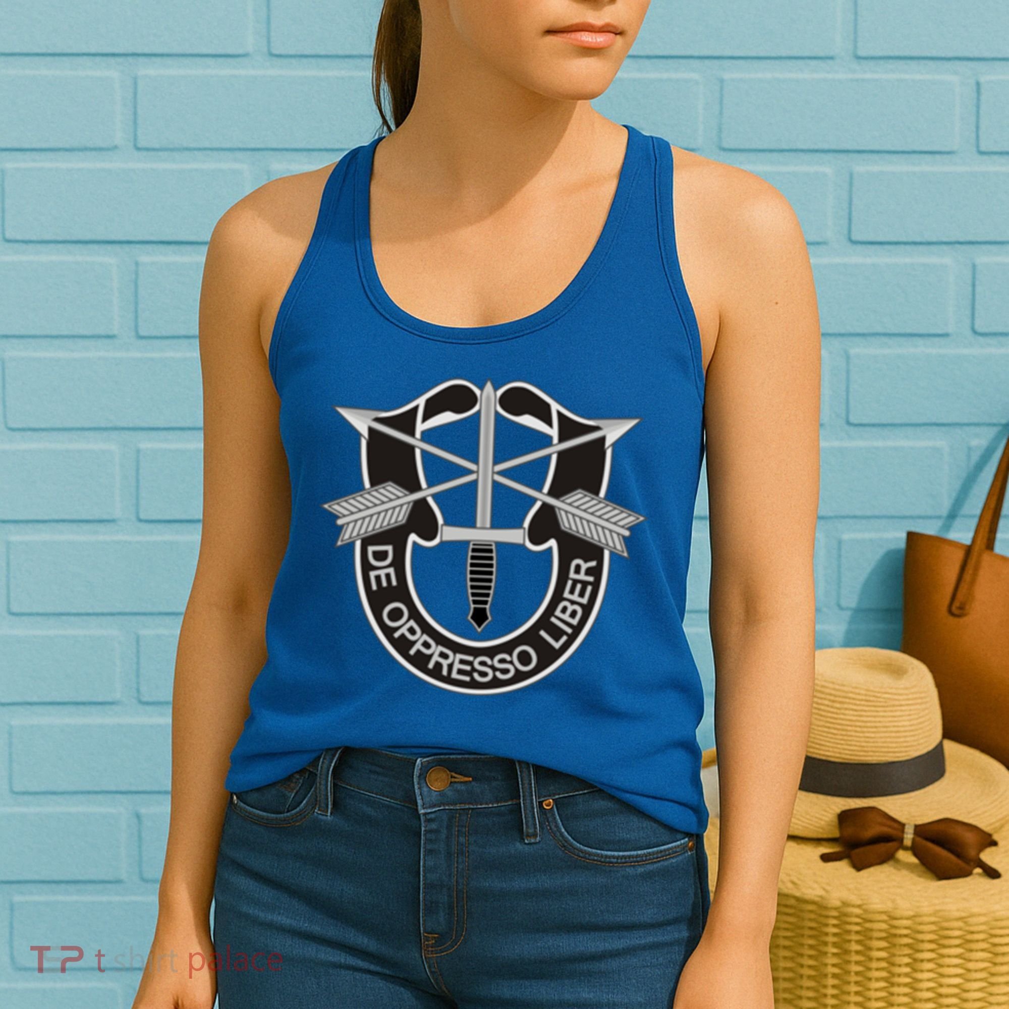Us Special Forces Cool Gift De Oppresso Liber Gift Women's Tank Top