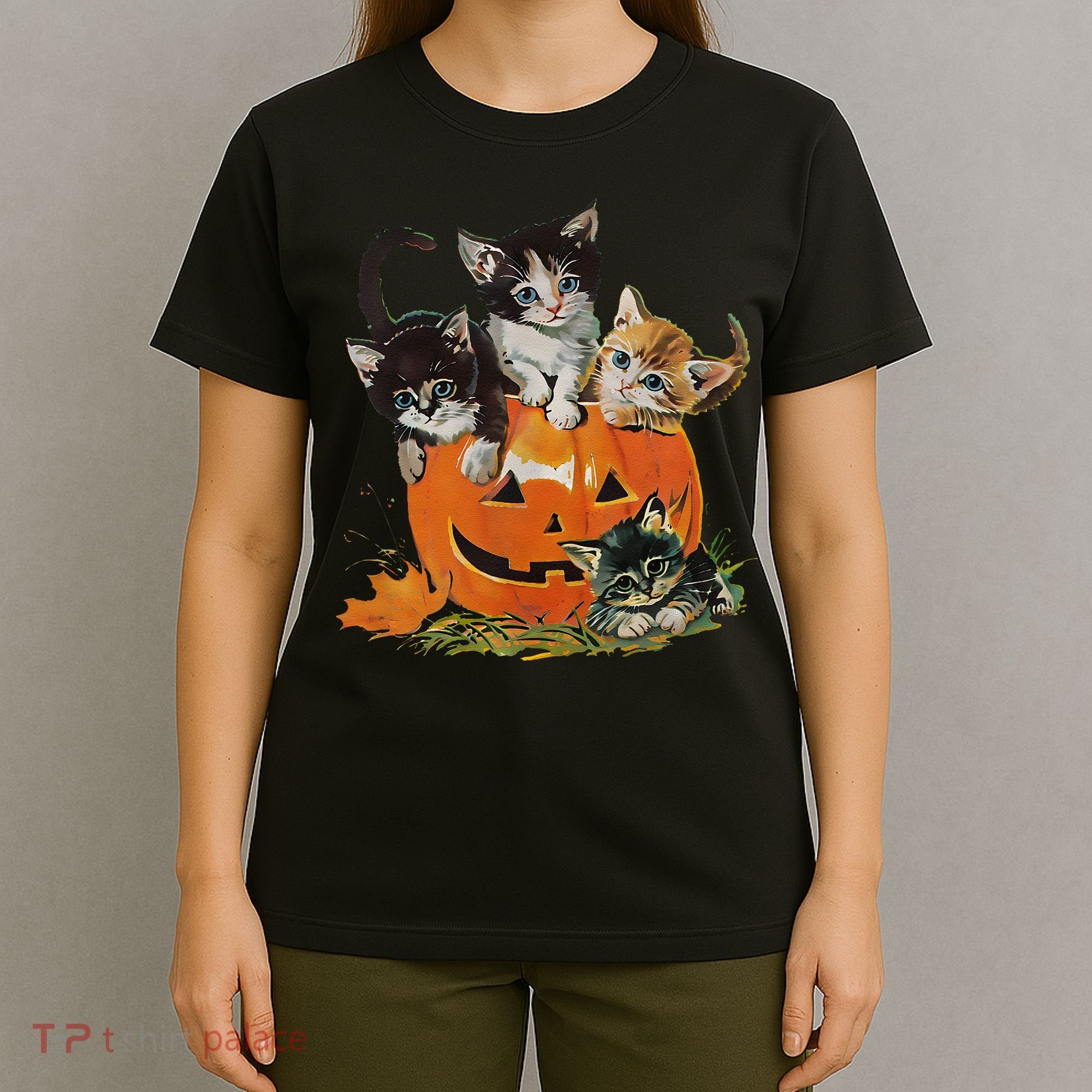 Vintage 90s Cat Pumpkin Halloween Retro Floral Spooky Season Gift T-Shirt