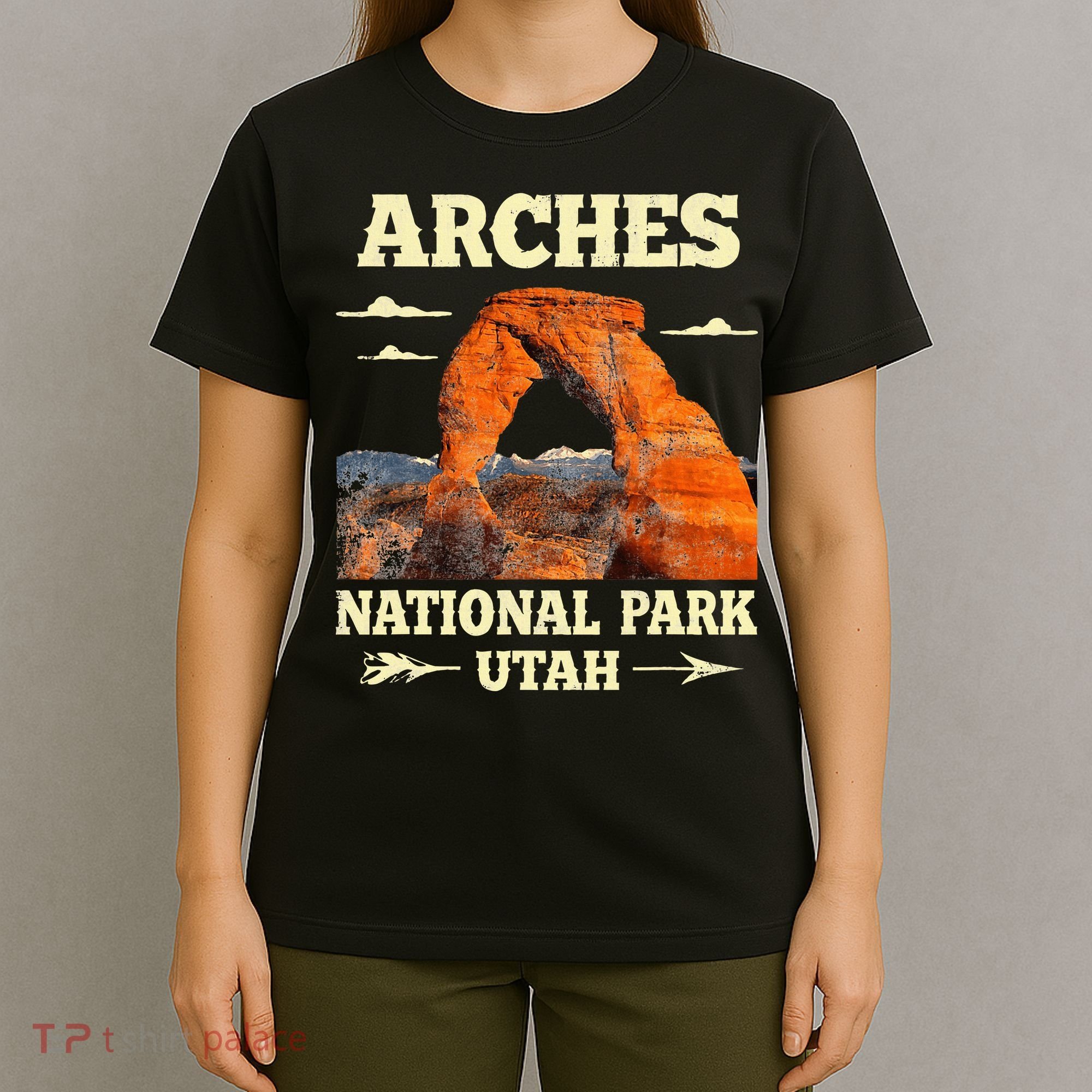 Vintage Arches National Park Retro T-Shirt