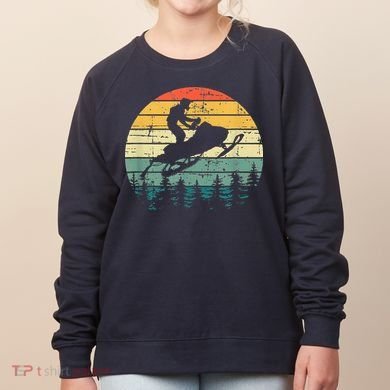 Vintage American Snowmobile Retro Snowmobiling Sled Women's Sweatshirt