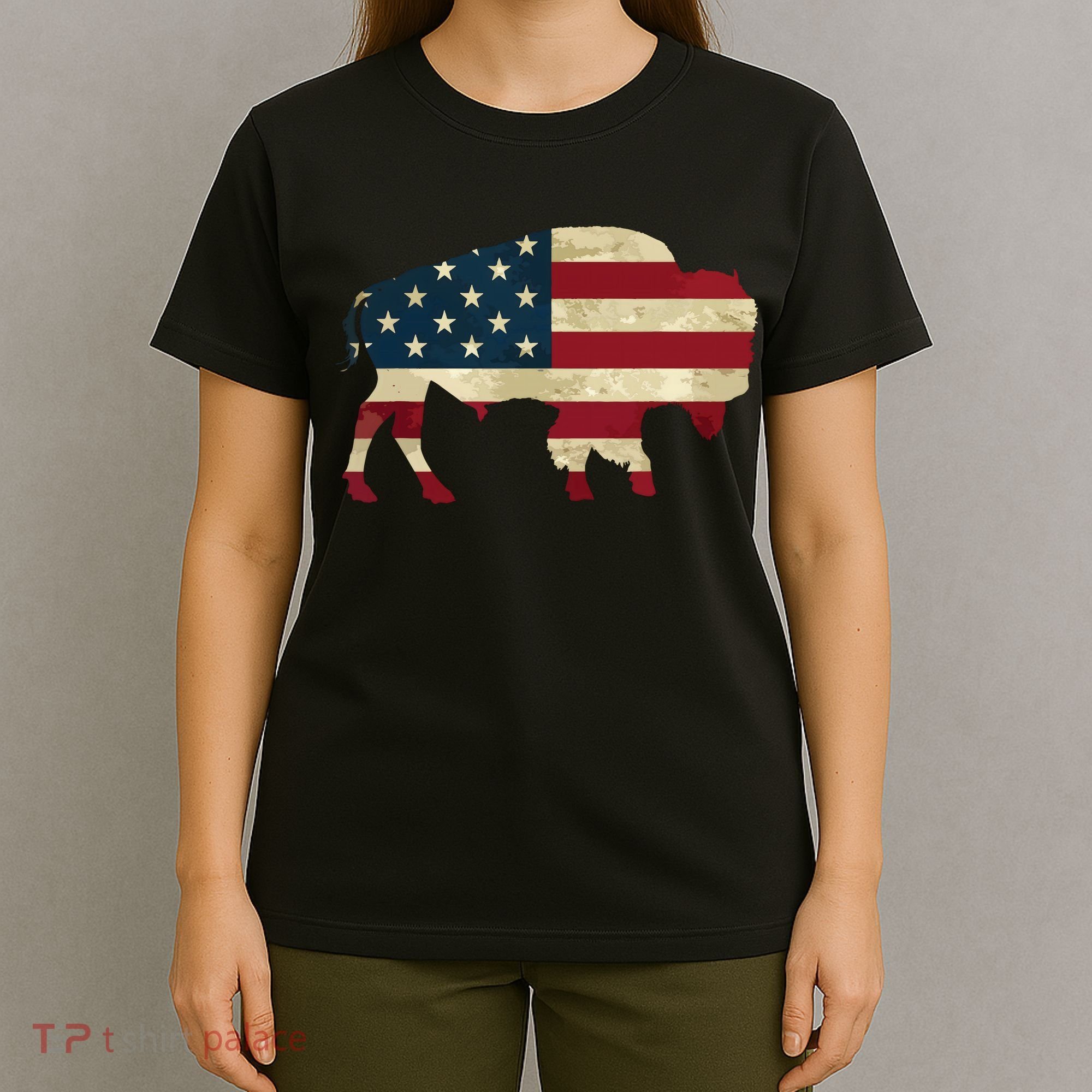 Vintage Buffalo American Flag Bison Patriotic Gift T-Shirt