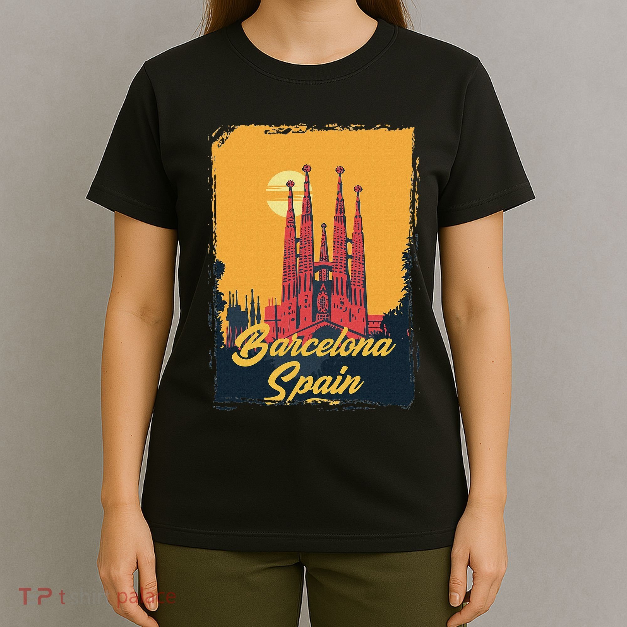 Vintage Barcelona Sagrada Familia Gaudi Basilica Of Spain T-Shirt