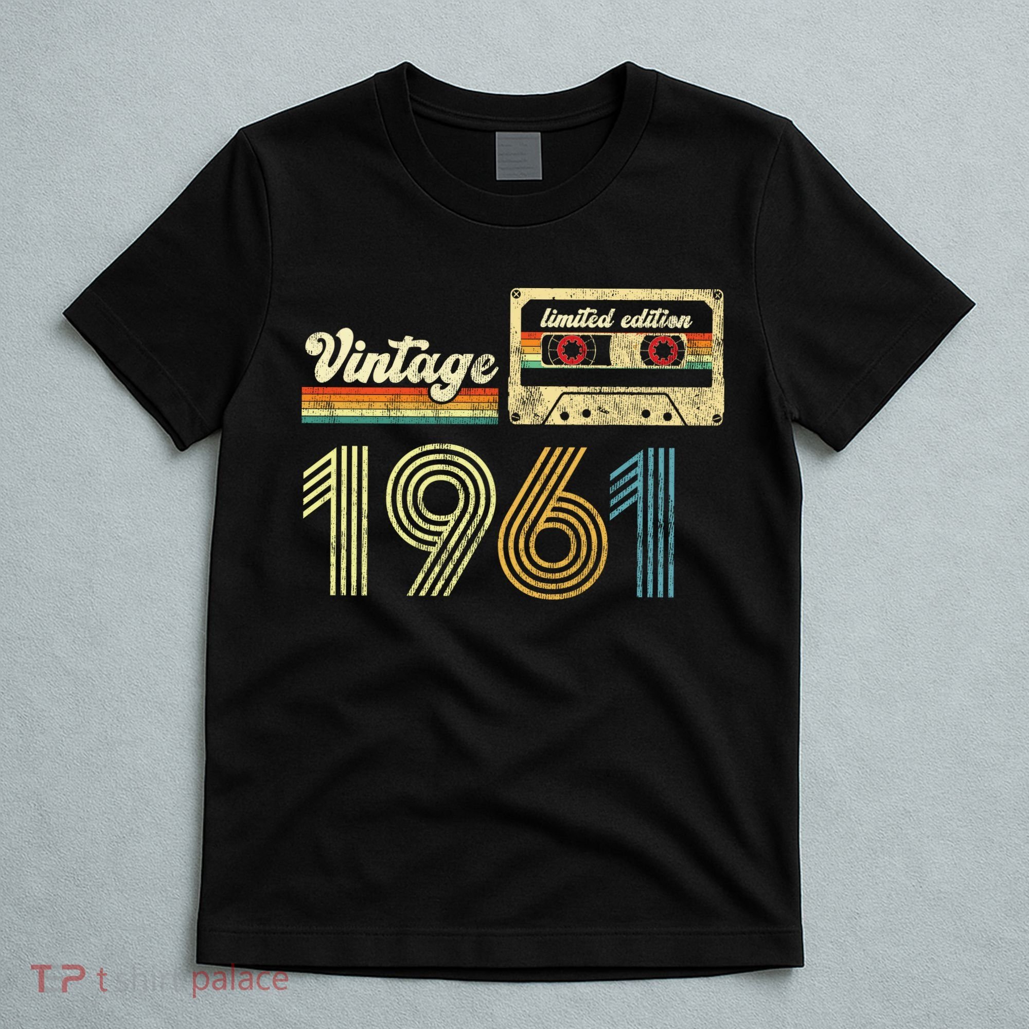 vintage cassette 1961 Retro Birthday 62nd Dad Birthday Gift Grandpa Birthday T-Shirt