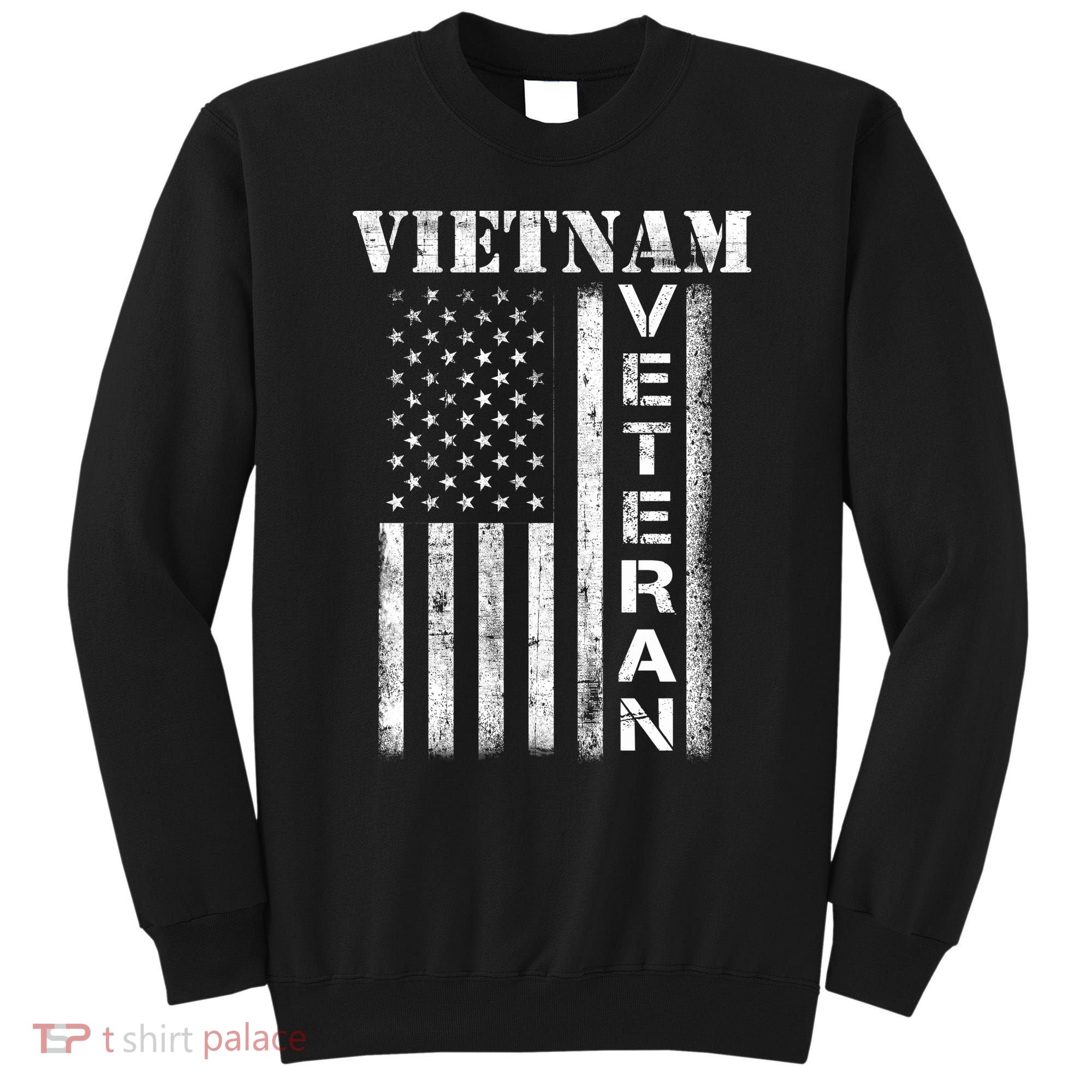 Vietnam Combat Veteran Flag Patriotic Veterans Day Gift Sweatshirt