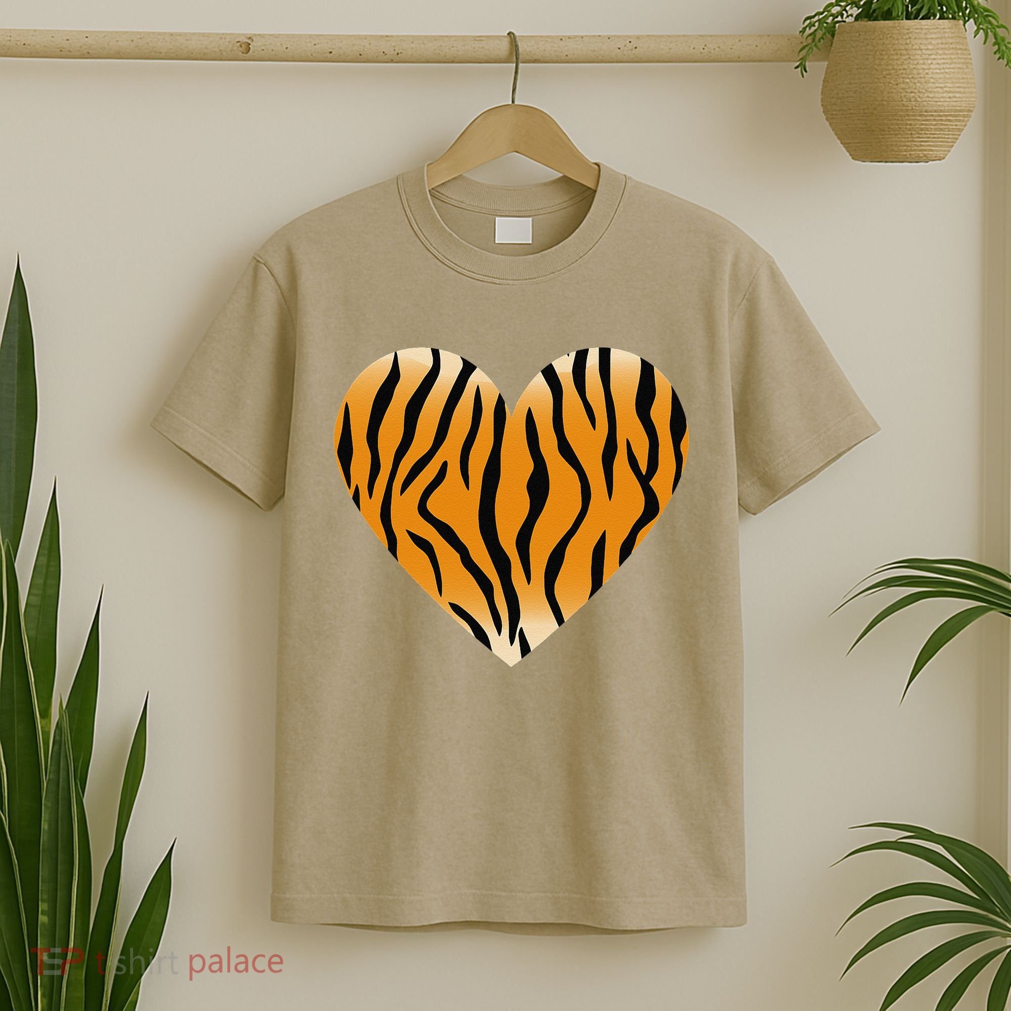 Valentine's Day Fashionable Tiger Stripe Pattern Heart Gift T-Shirt