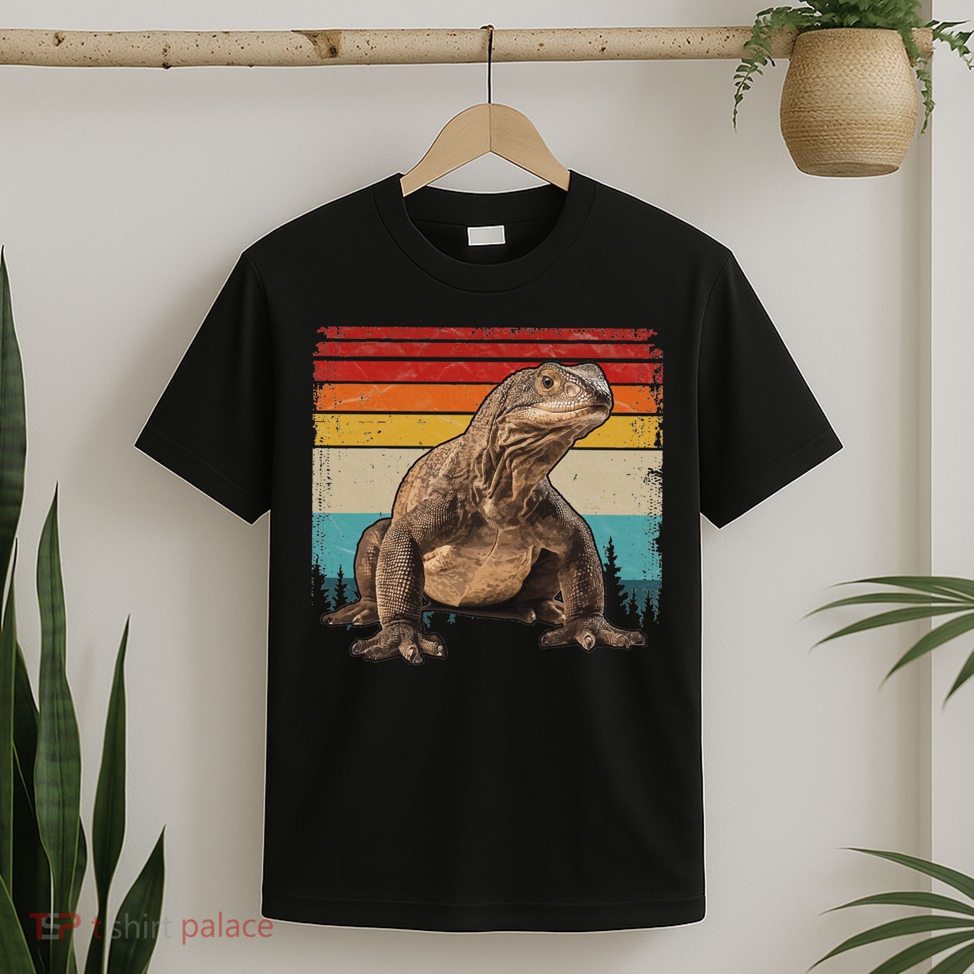 Vintage Distressed Retro Style Cool Komodo Dragon T-Shirt