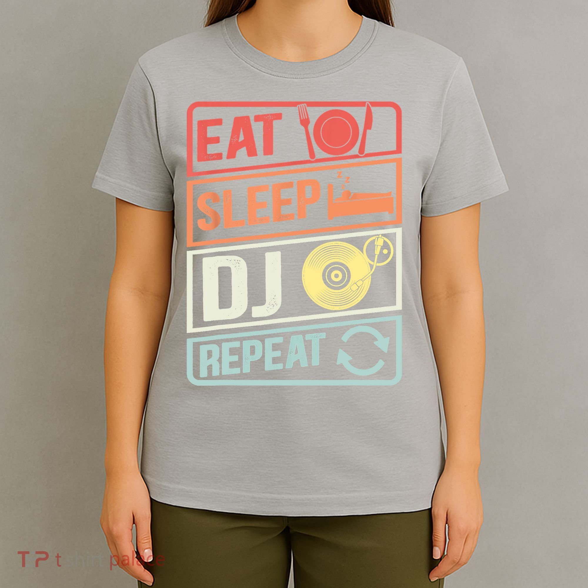 Vintage Eat Sleep DJ Repeat Disc Jockey DeeJay Retro Dj T-Shirt