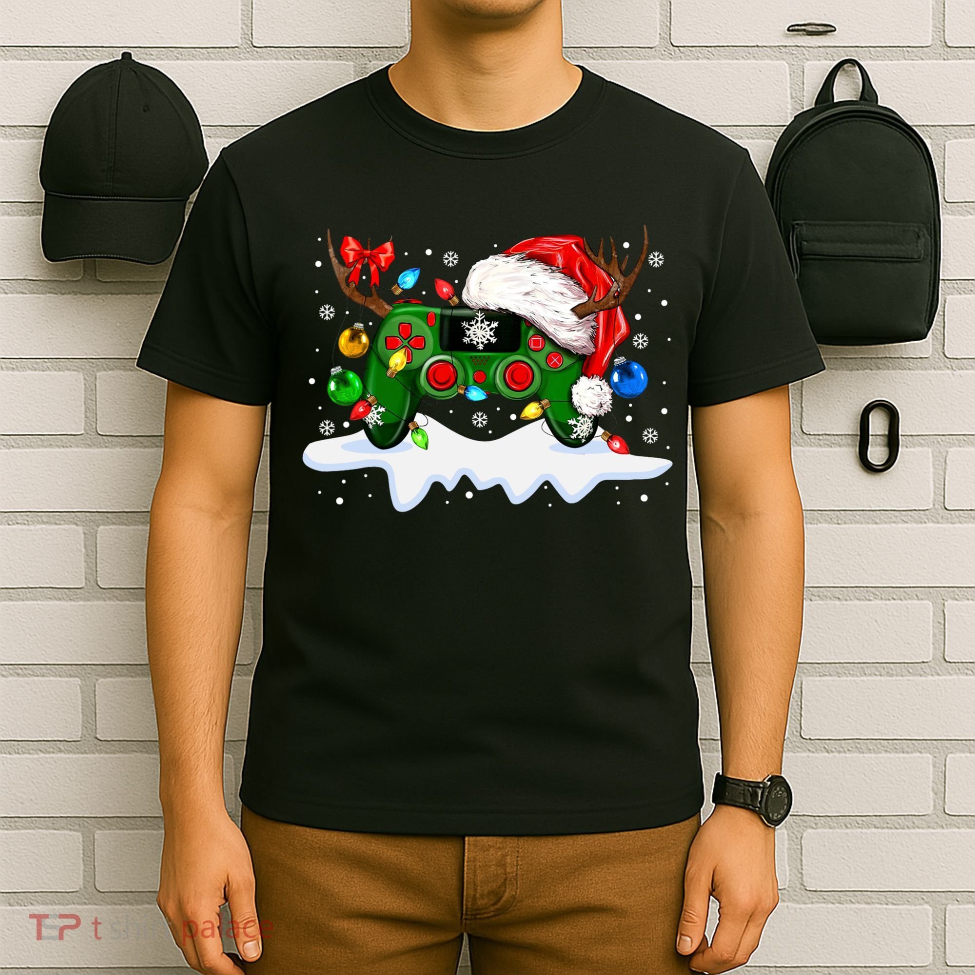Video Game Controller Christmas Santa Hat Gamer T-Shirt