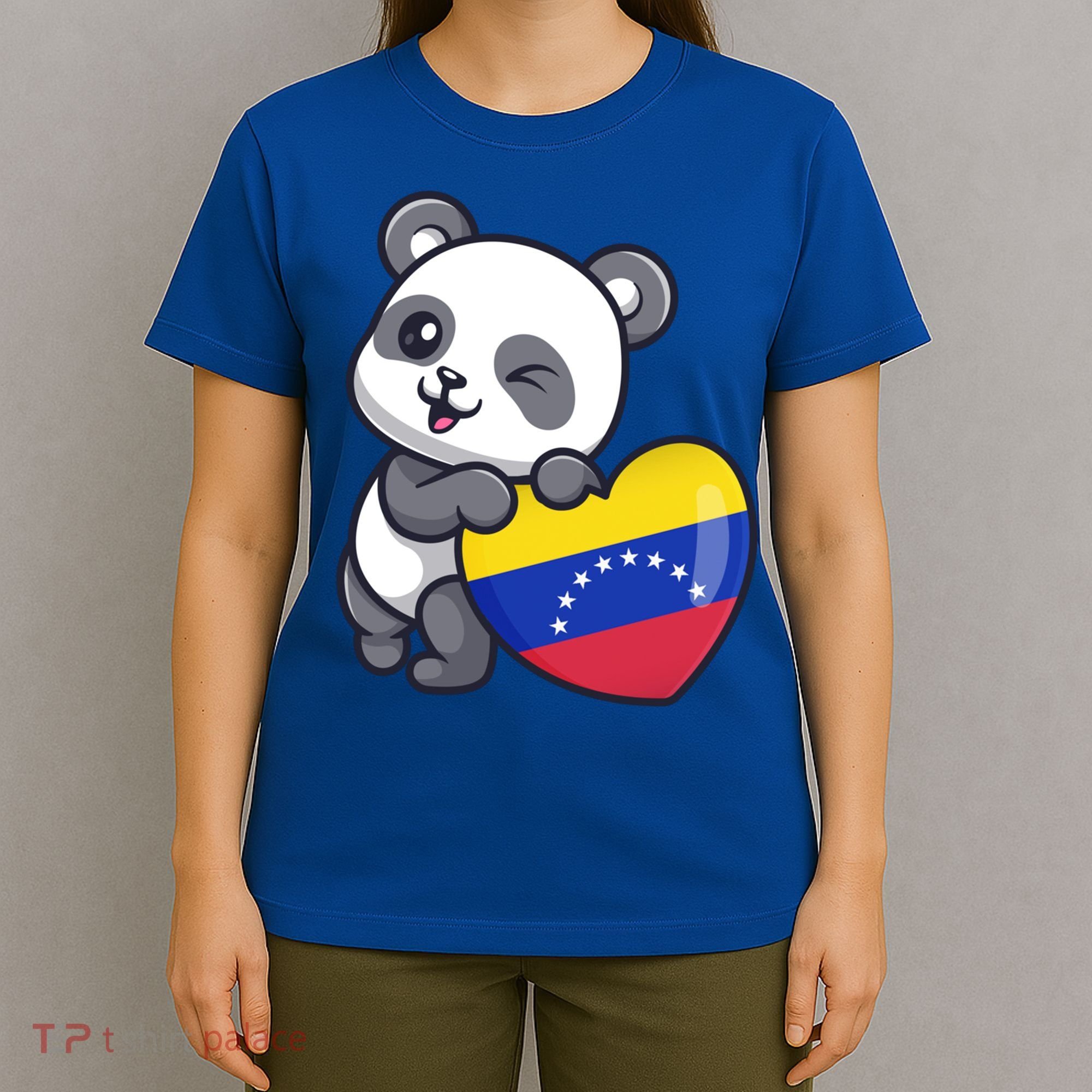 Venezuela Heart Panda Pride Venezuelan Flag Roots Souvenir Funny Gift T-Shirt