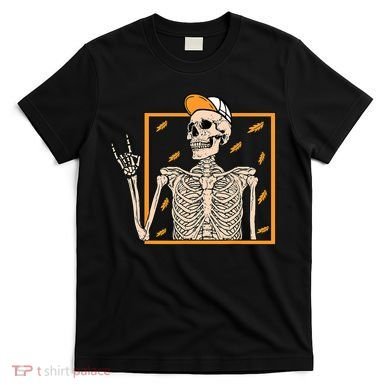 Vintage Halloween Skeleton Rock On Hand Skeleton Men T-Shirt
