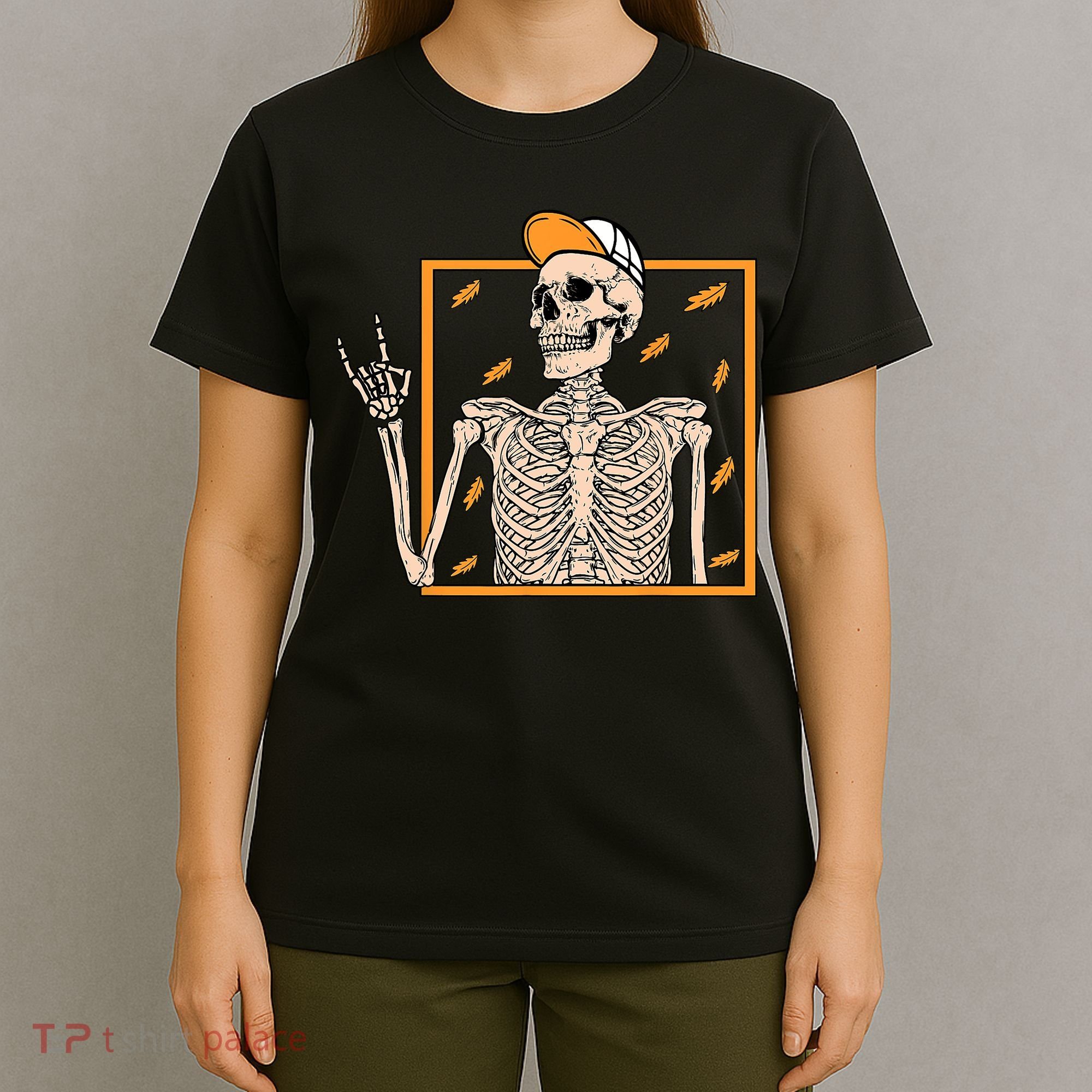 Vintage Halloween Skeleton Rock On Hand Skeleton Men T-Shirt