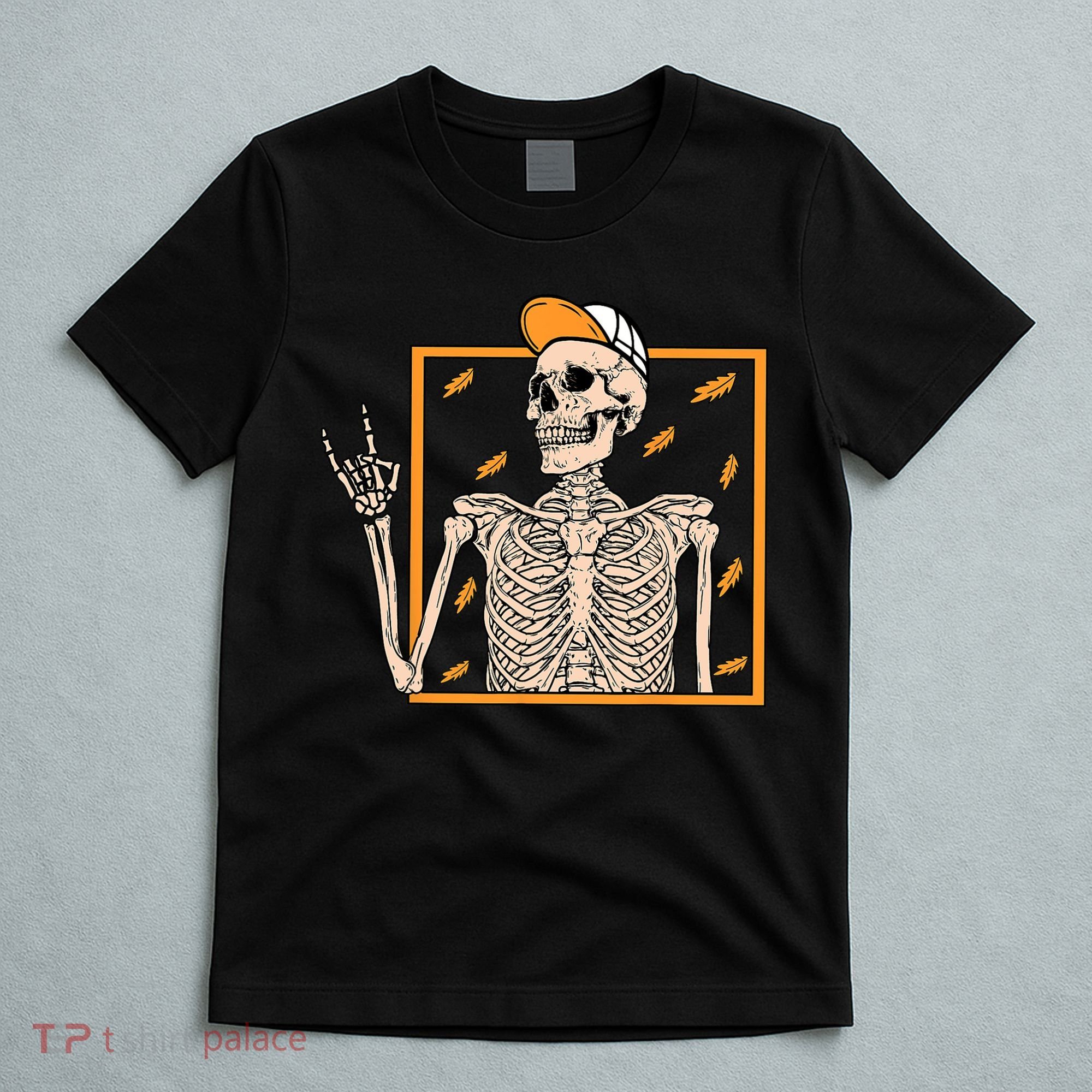 Vintage Halloween Skeleton Rock On Hand Skeleton Men T-Shirt