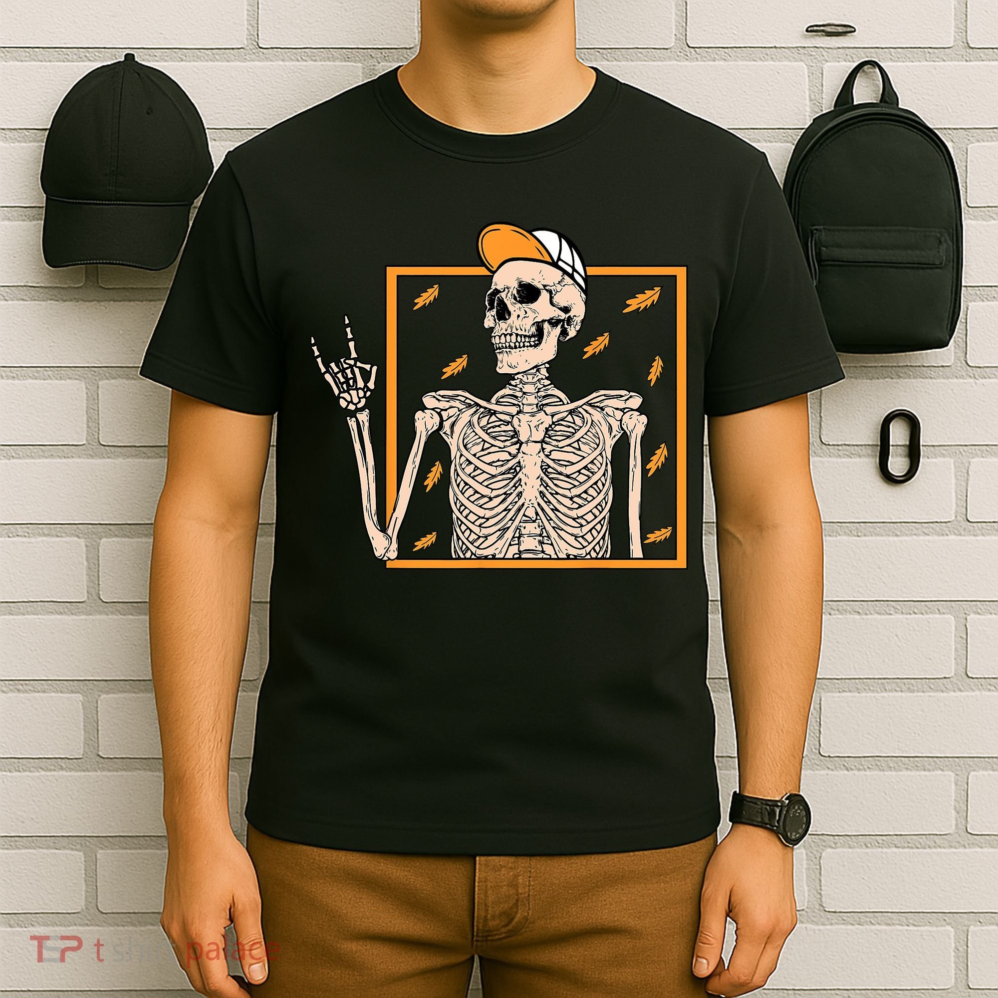 Vintage Halloween Skeleton Rock On Hand Skeleton Men T-Shirt