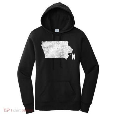 Vintage Iowa Apostrophe N State Map Outline Meaningful Gift Women's Hoodie