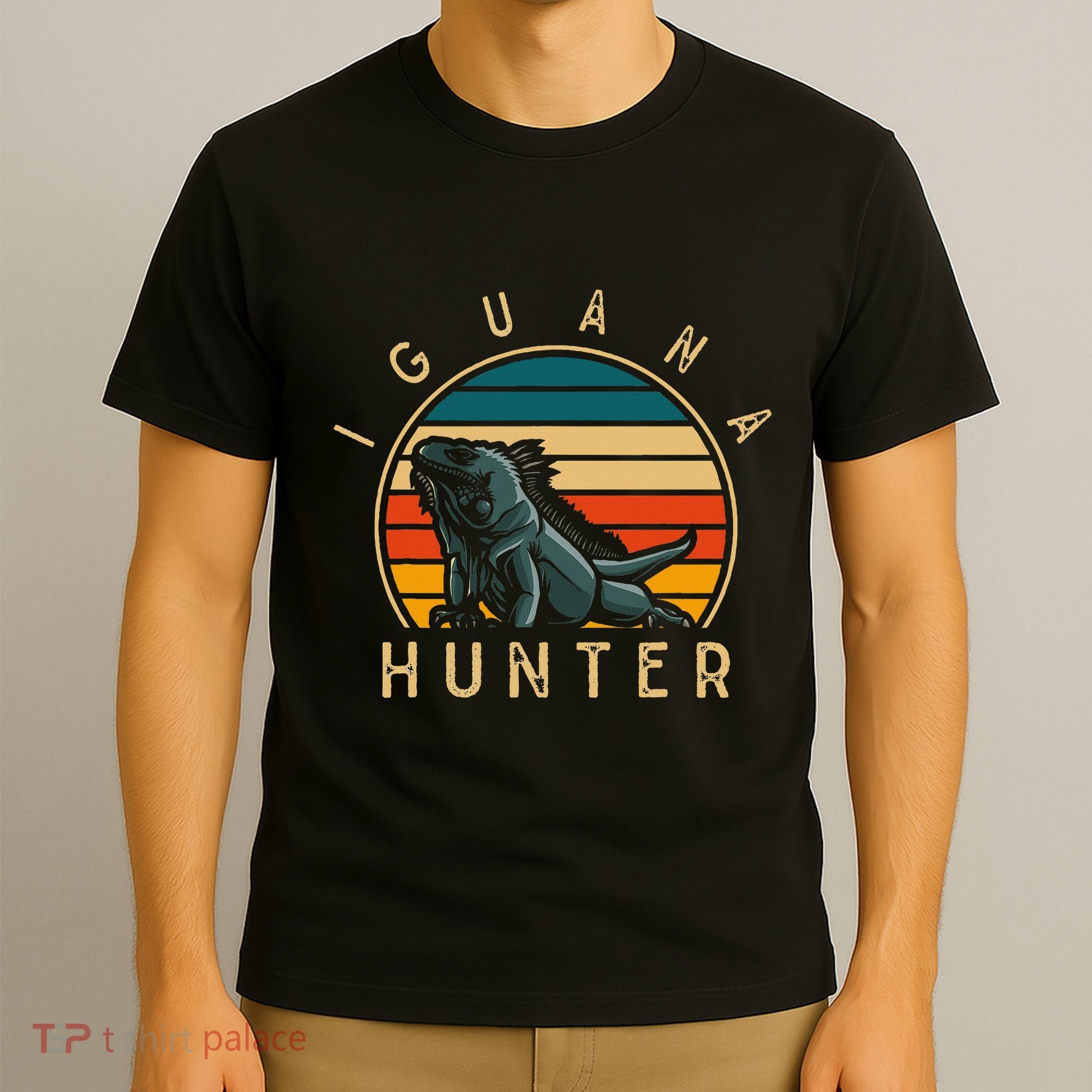 Vintage Iguana Hunter Funny Reptile Lover T-Shirt