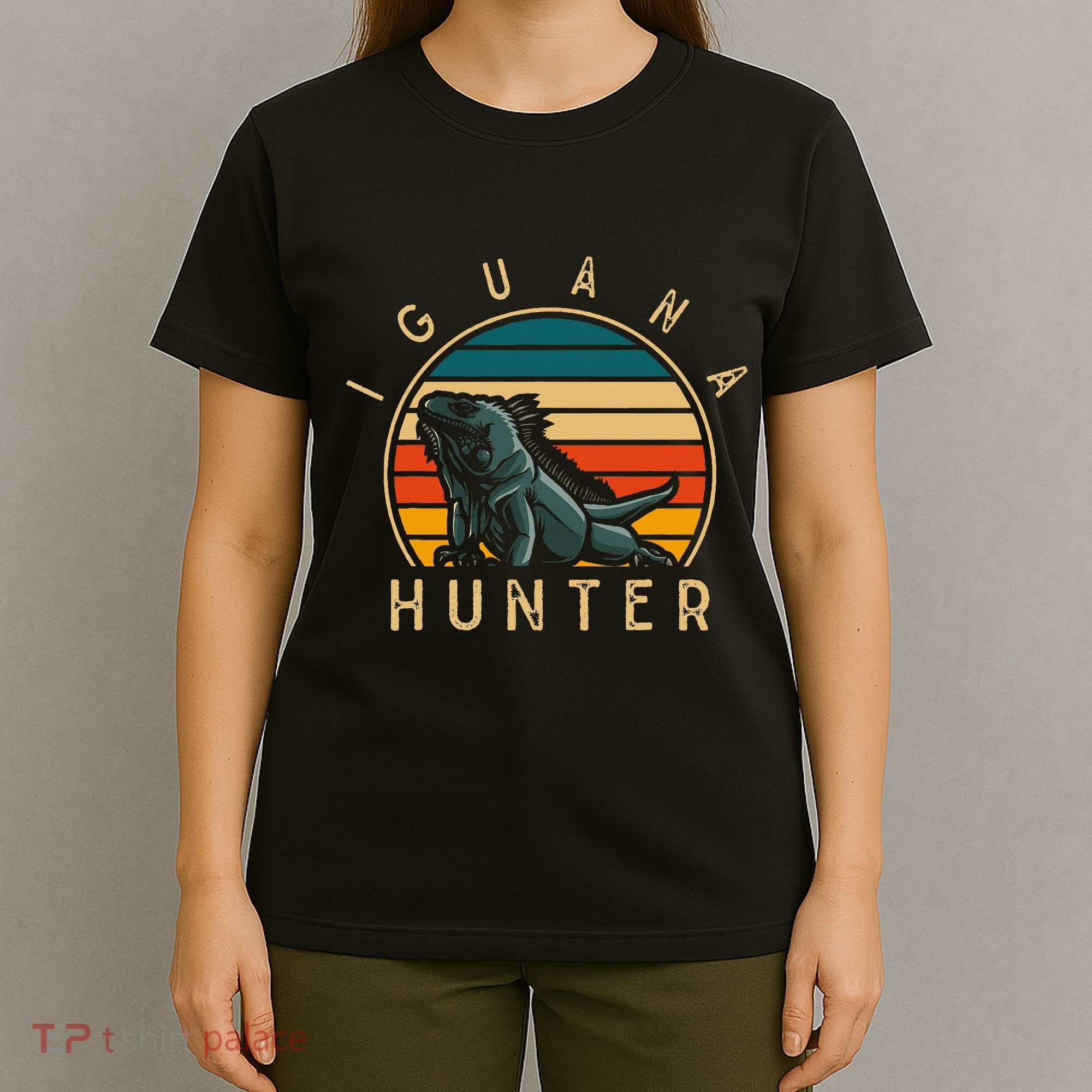 Vintage Iguana Hunter Funny Reptile Lover T-Shirt