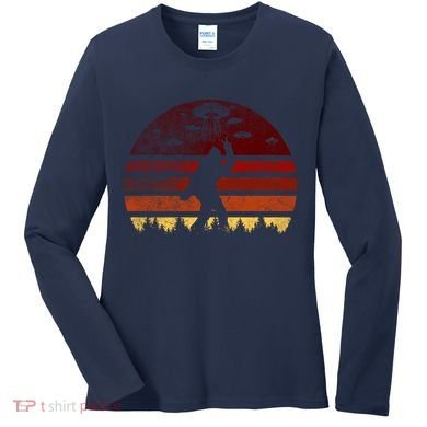 Vintage Bigfoot UFO Abduction Believe Women's Long Sleeve Shirt