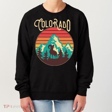 Vintage Colorado Wilderness Emblem Women's Sweatshirt