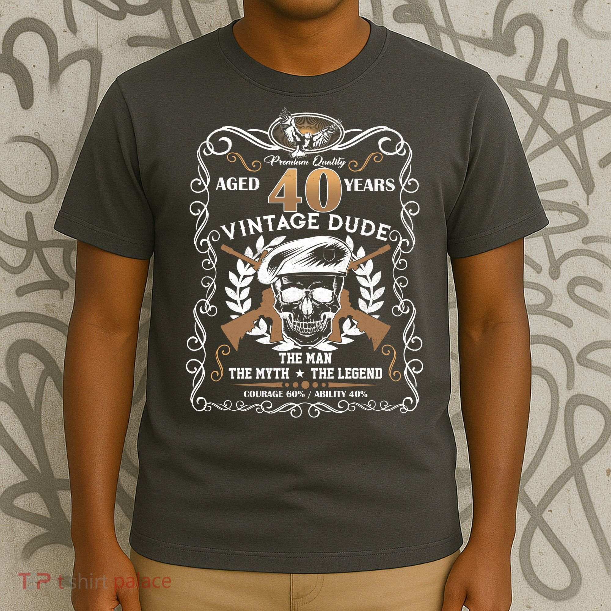 Vintage Dude Aged 40 Years Man Myth Legend 40th Birthday  T-Shirt