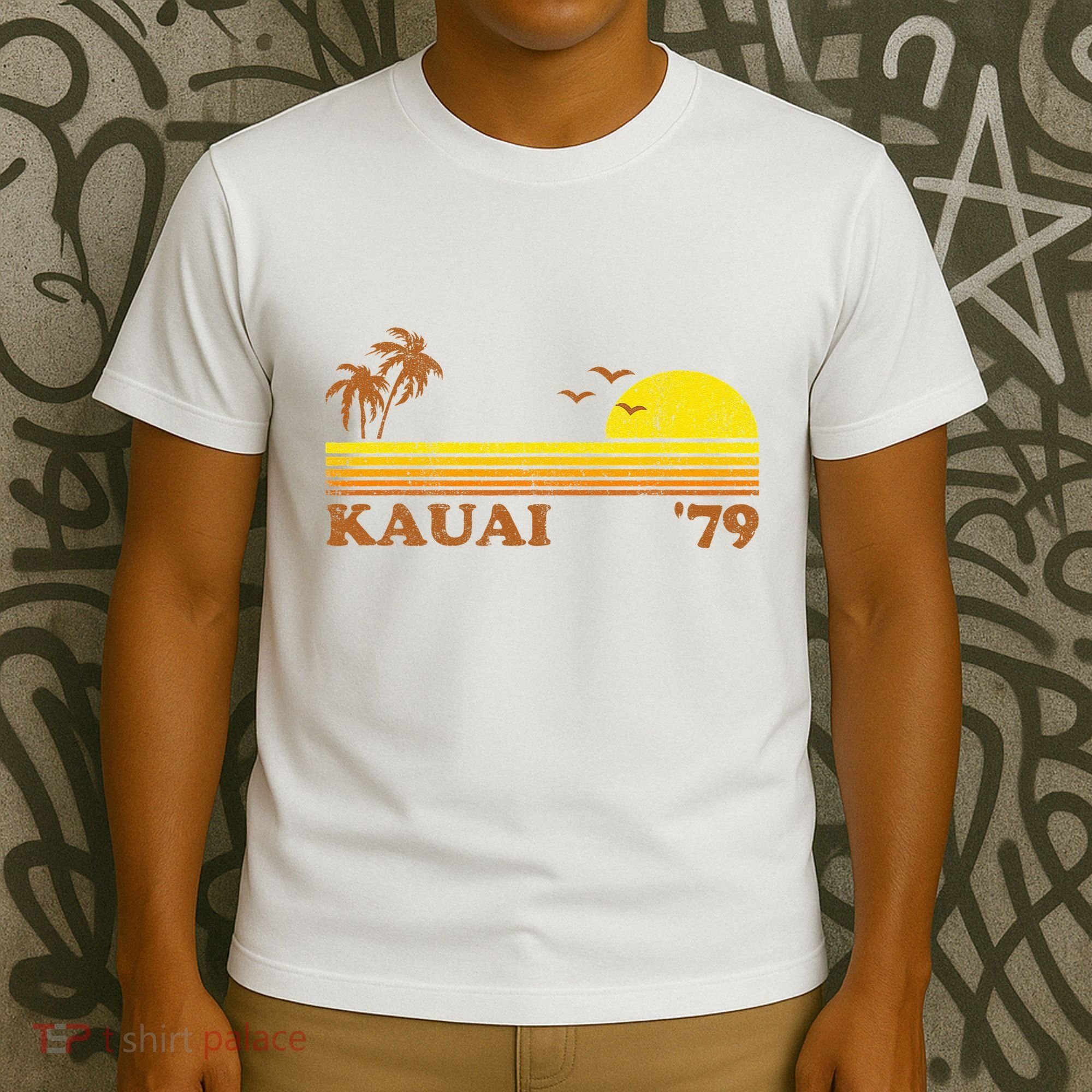 Vintage Kauai Beach Hawaii Retro Hawaiian Surfing 70s Gift T-Shirt