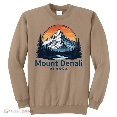 Vintage Mt. Denali National Park Alaska Mountain Souvenir Sweatshirt
