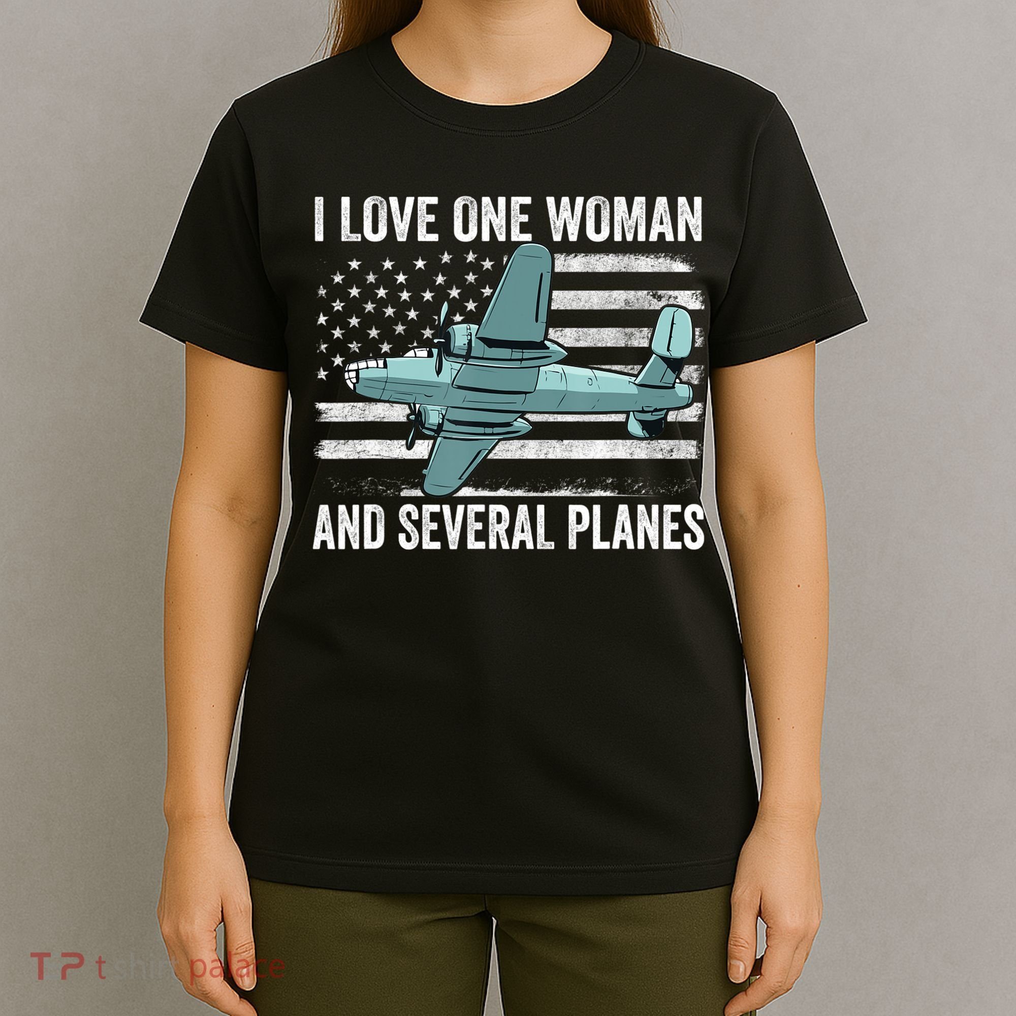 Veteran Pilot B17 Heavy Bomber WW2 Plane Aircraft USA Flag T-Shirt