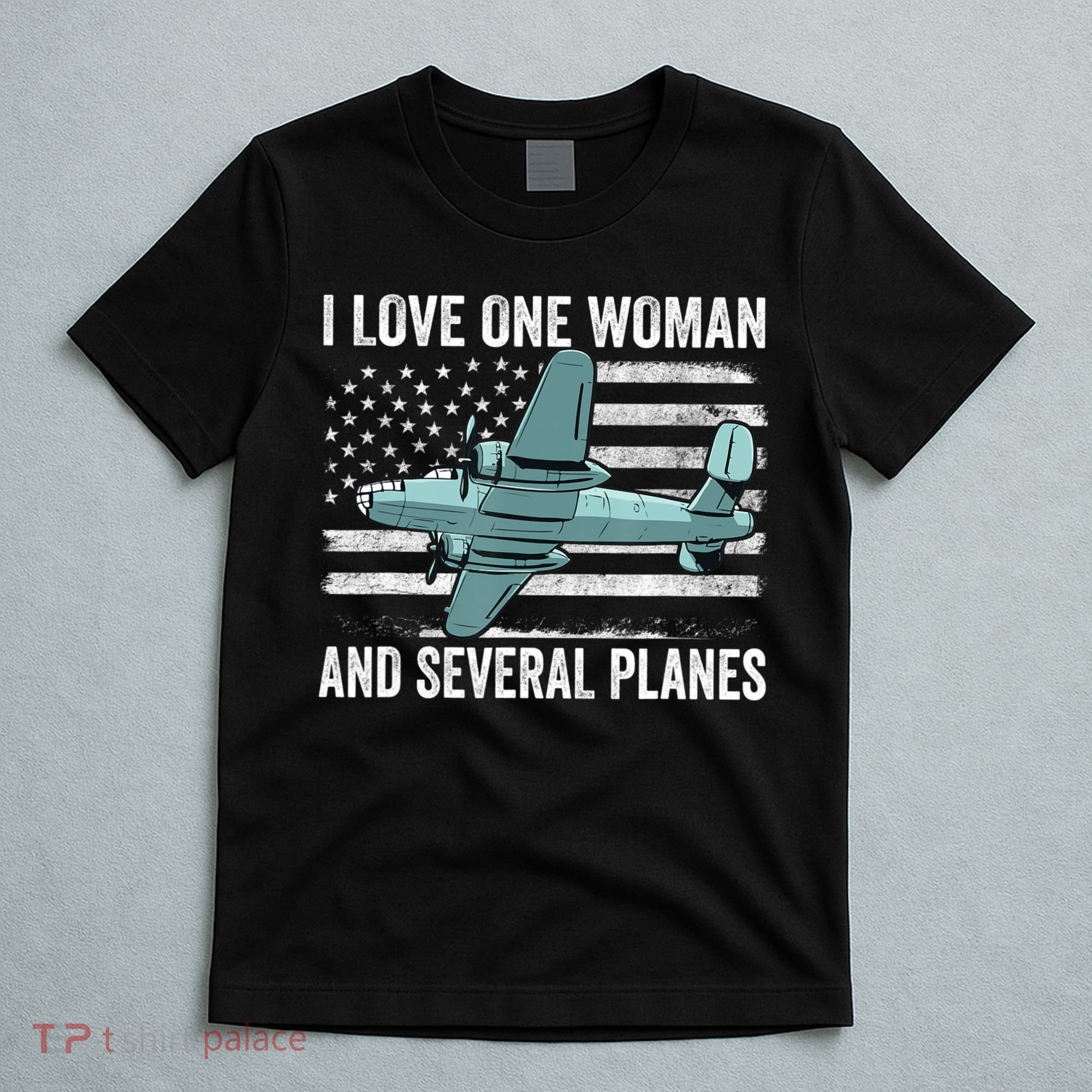 Veteran Pilot B17 Heavy Bomber WW2 Plane Aircraft USA Flag T-Shirt