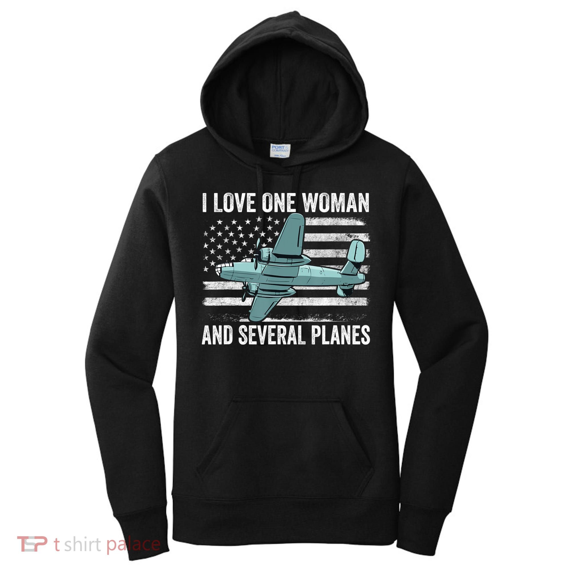 Veteran Pilot B17 Heavy Bomber WW2 Plane Aircraft USA Flag Women's Hoodie
