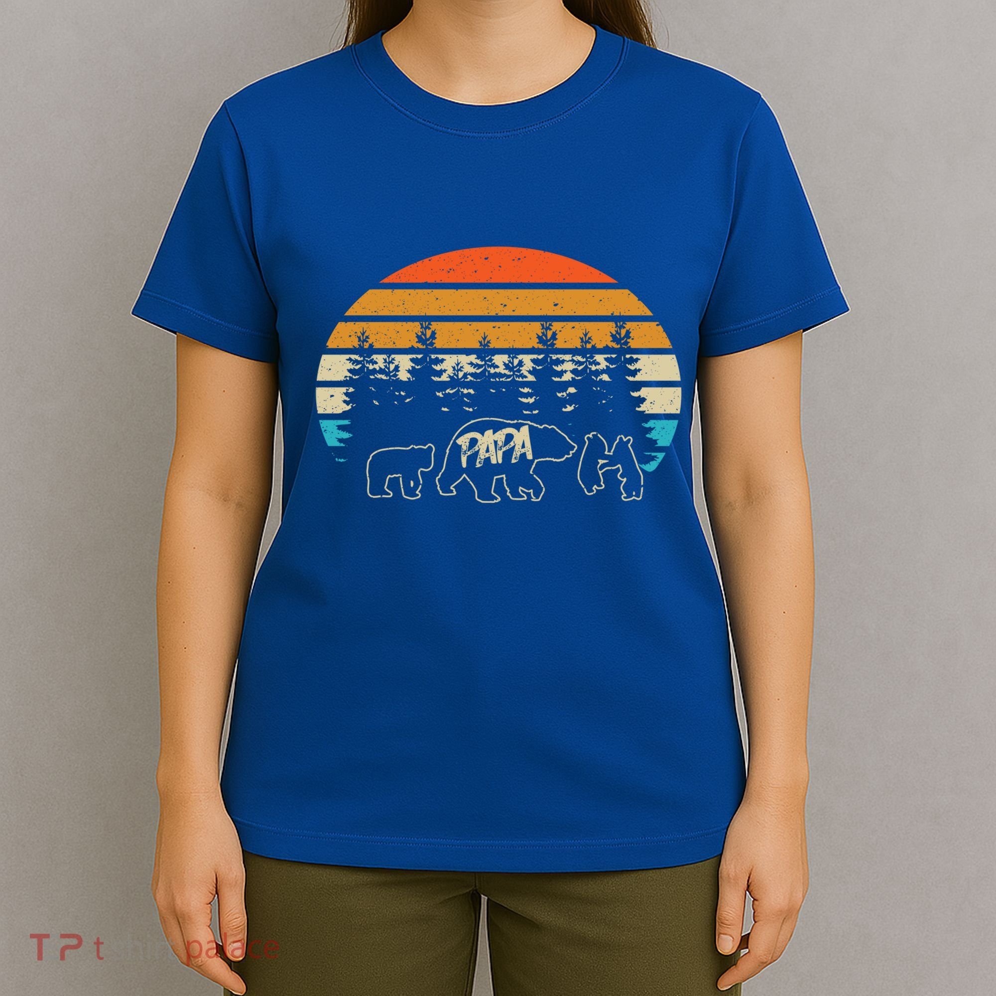Vintage Papa Bear With Three Cute Bear Cubs Gift T-Shirt