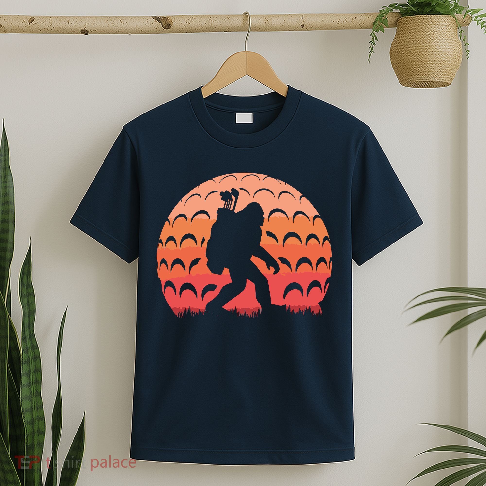 Vintage Retro Bigfoot Golf Golfer Sasquatch T-Shirt