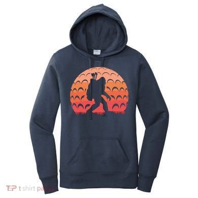 Vintage Retro Bigfoot Golf Golfer Sasquatch Women's Hoodie