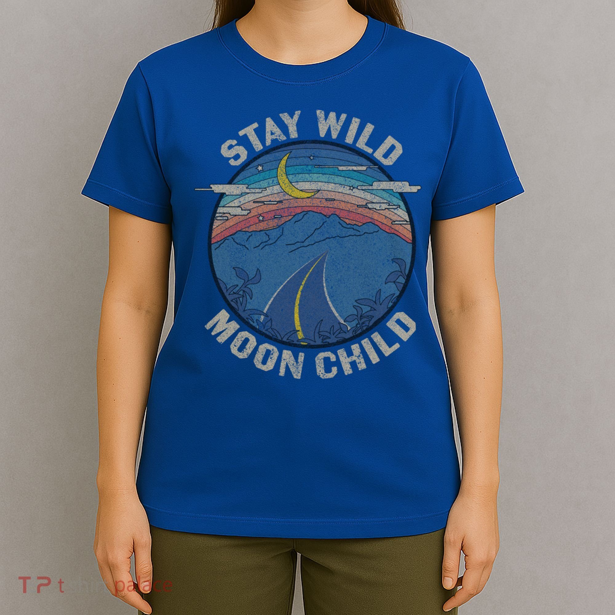 Vintage Retro Distressed Stay Wild Moon Great Gift T-Shirt