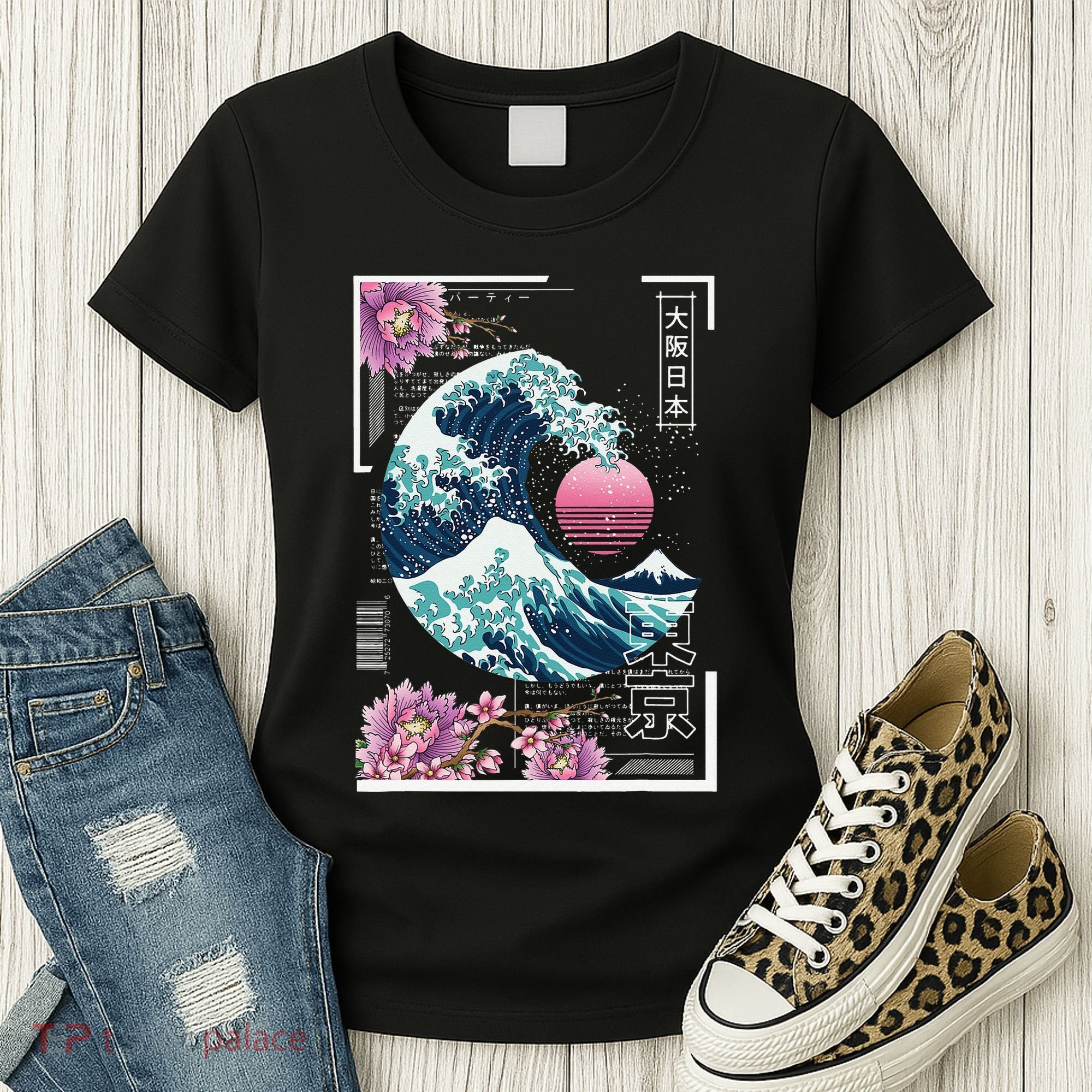Vaporwave Synthwave 80's Japan Japanese Great Wave Tokyo 80s Women's T-Shirt