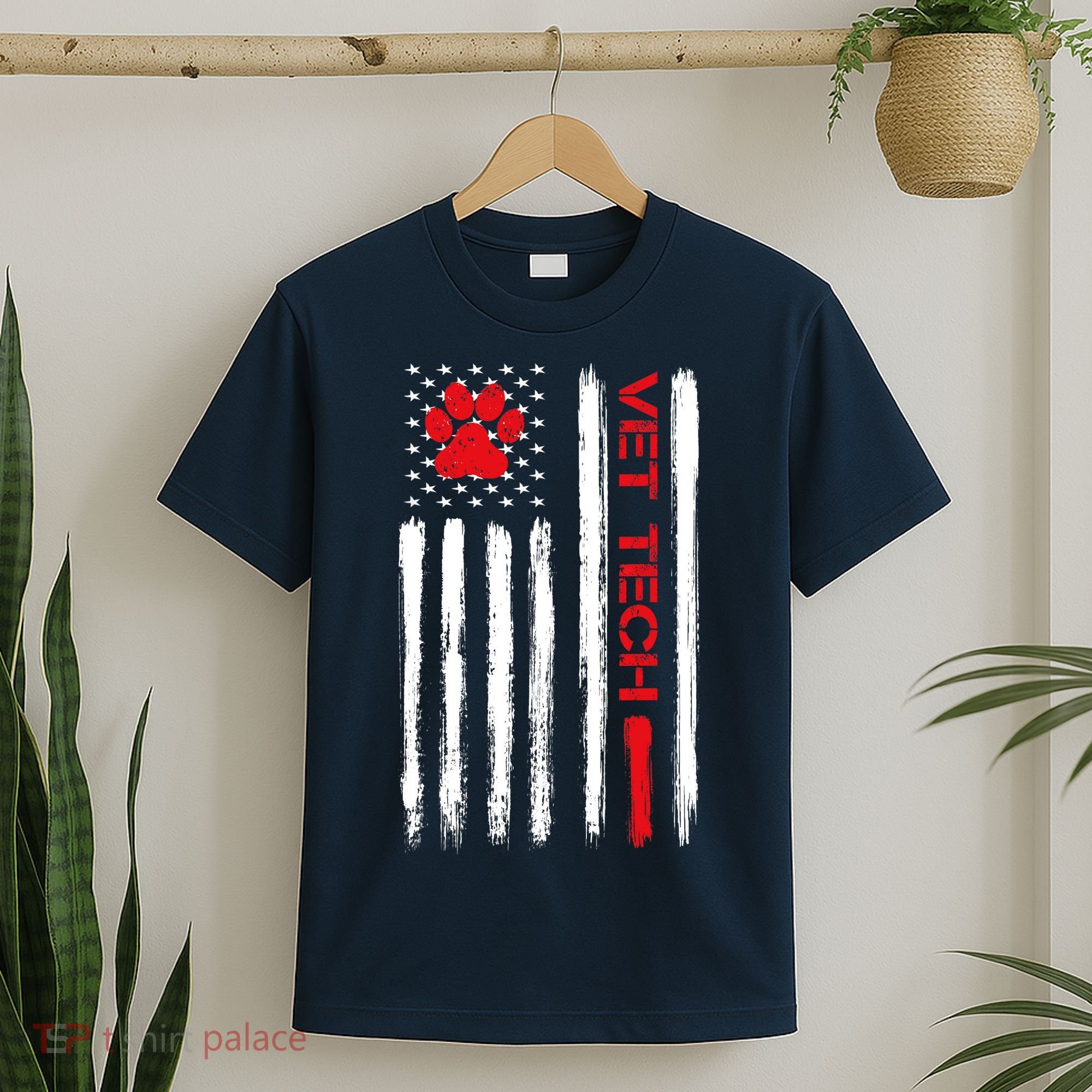 Vet Tech Veterinary Technician American Flag Paw Print Gift T-Shirt