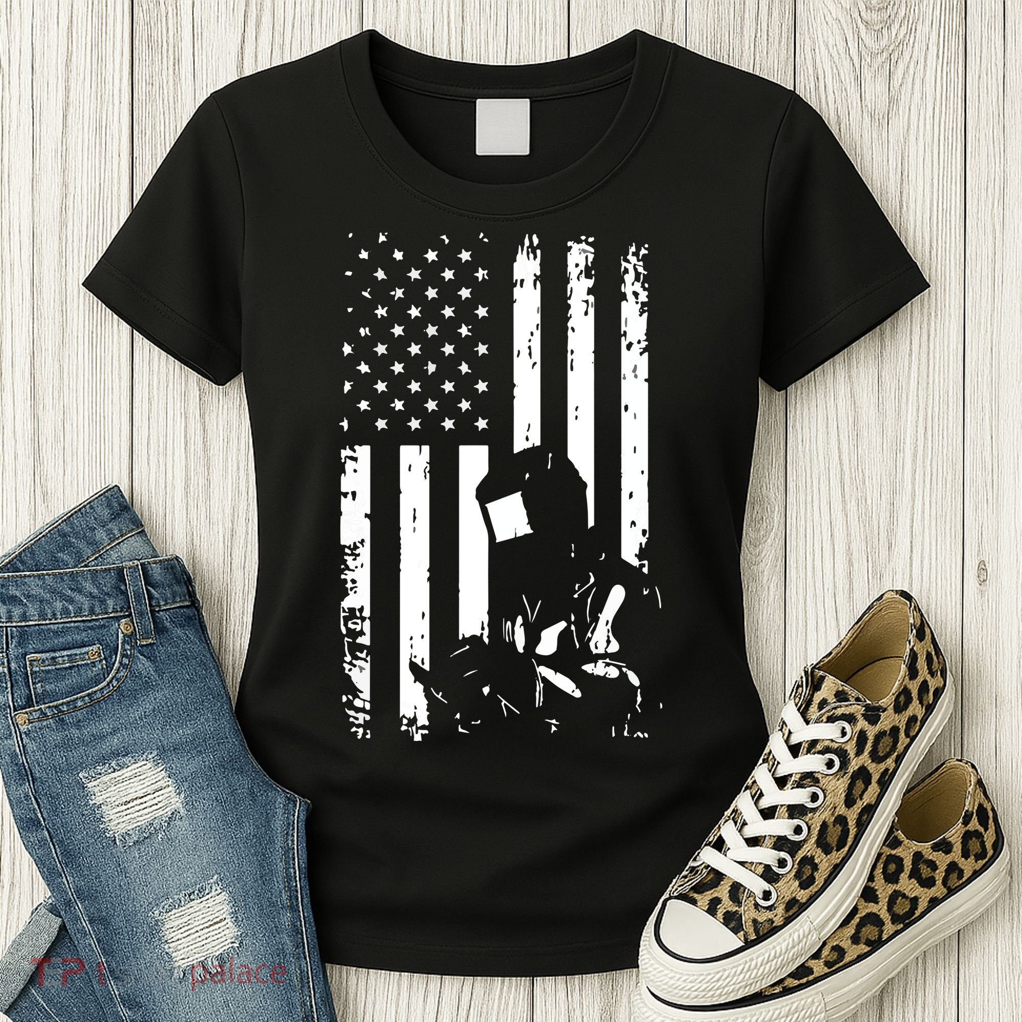 Welder American Flag Welding Gift Usa Distressed Helmet Women's T-Shirt